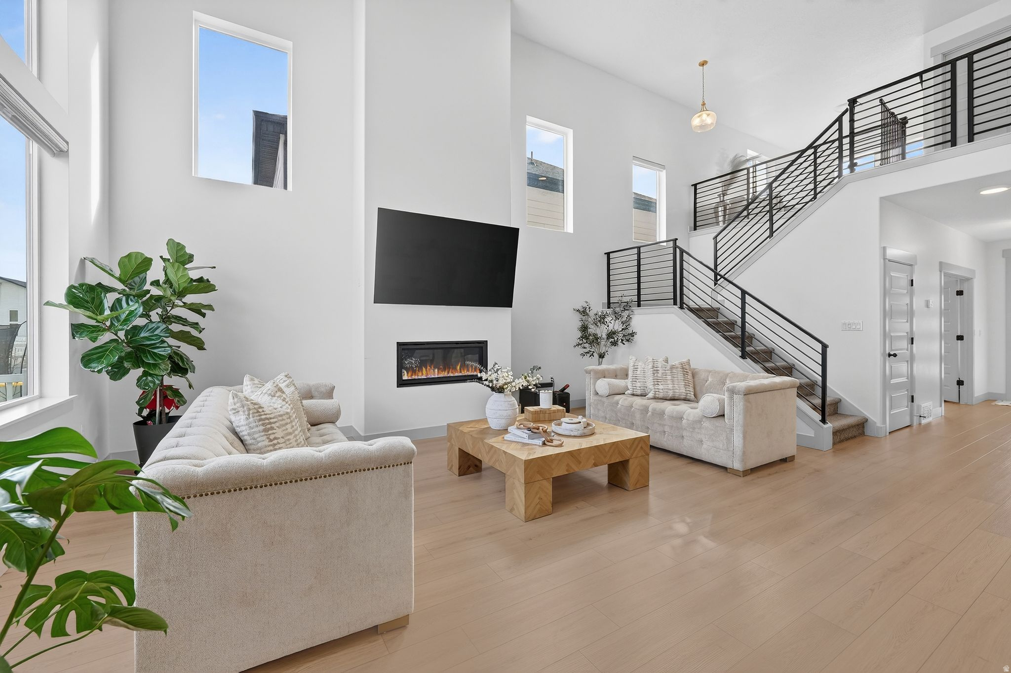 MOUNTAIN RIDGE - Residential