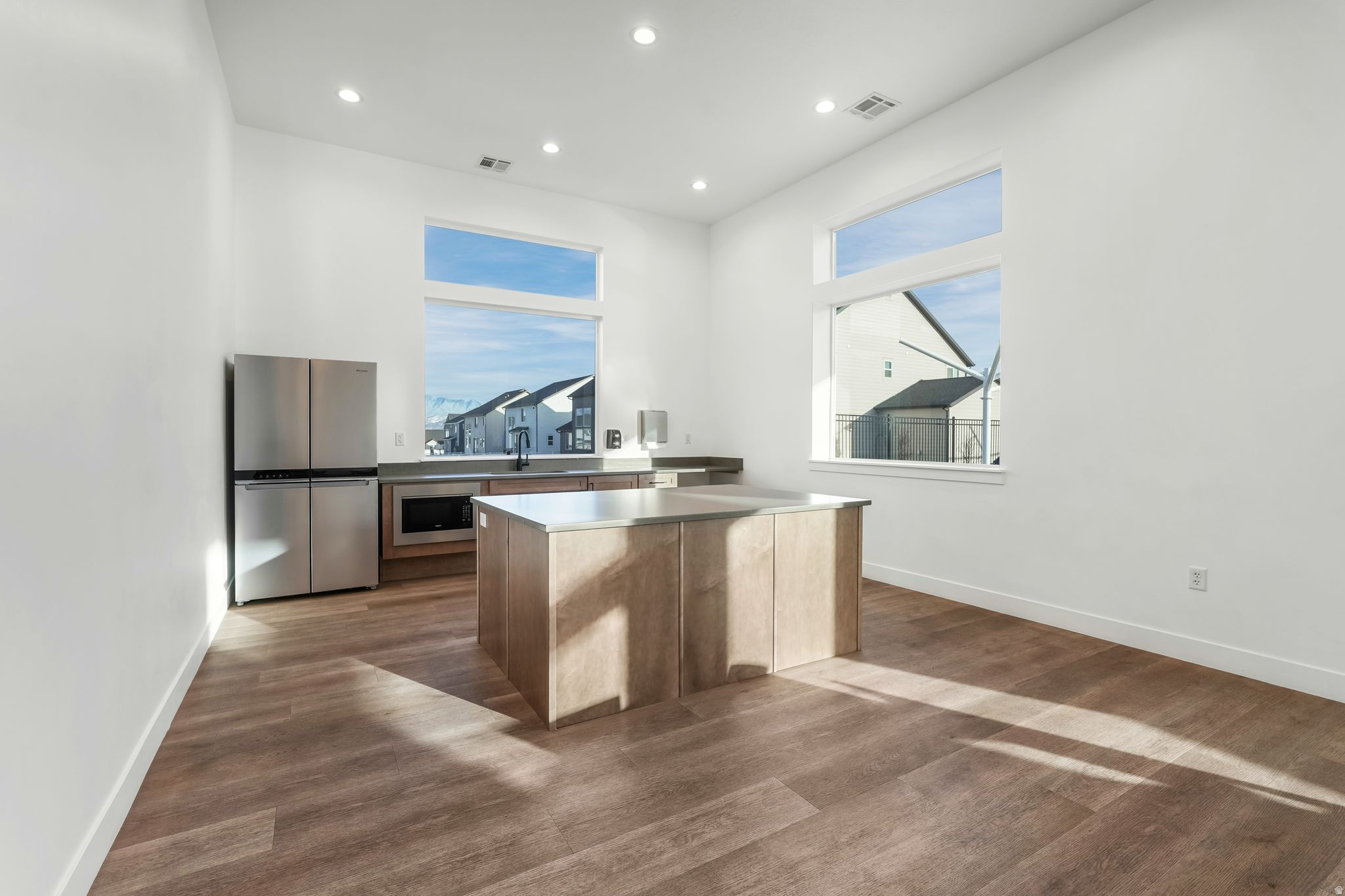 MOUNTAIN RIDGE - Residential