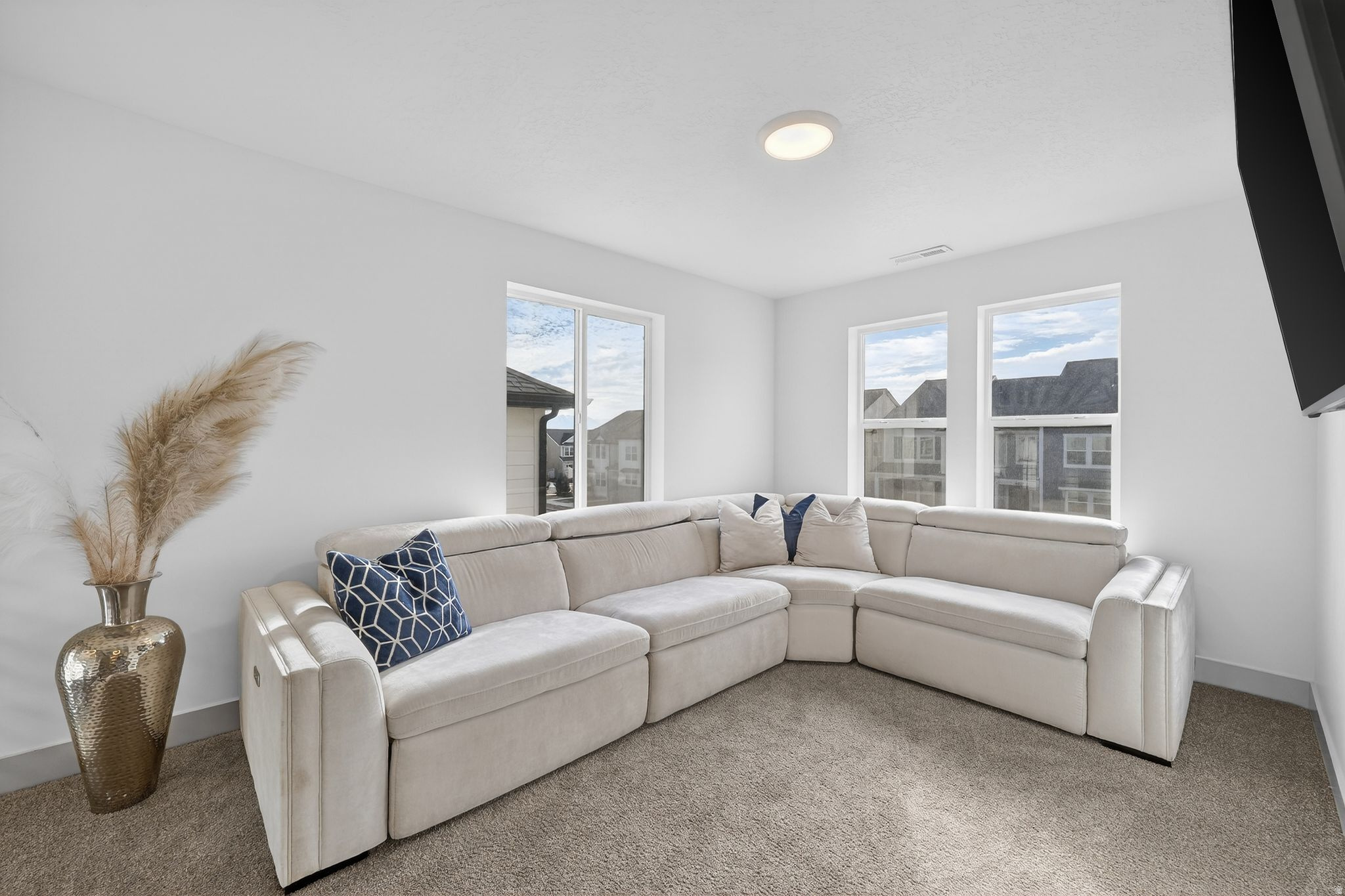 MOUNTAIN RIDGE - Residential