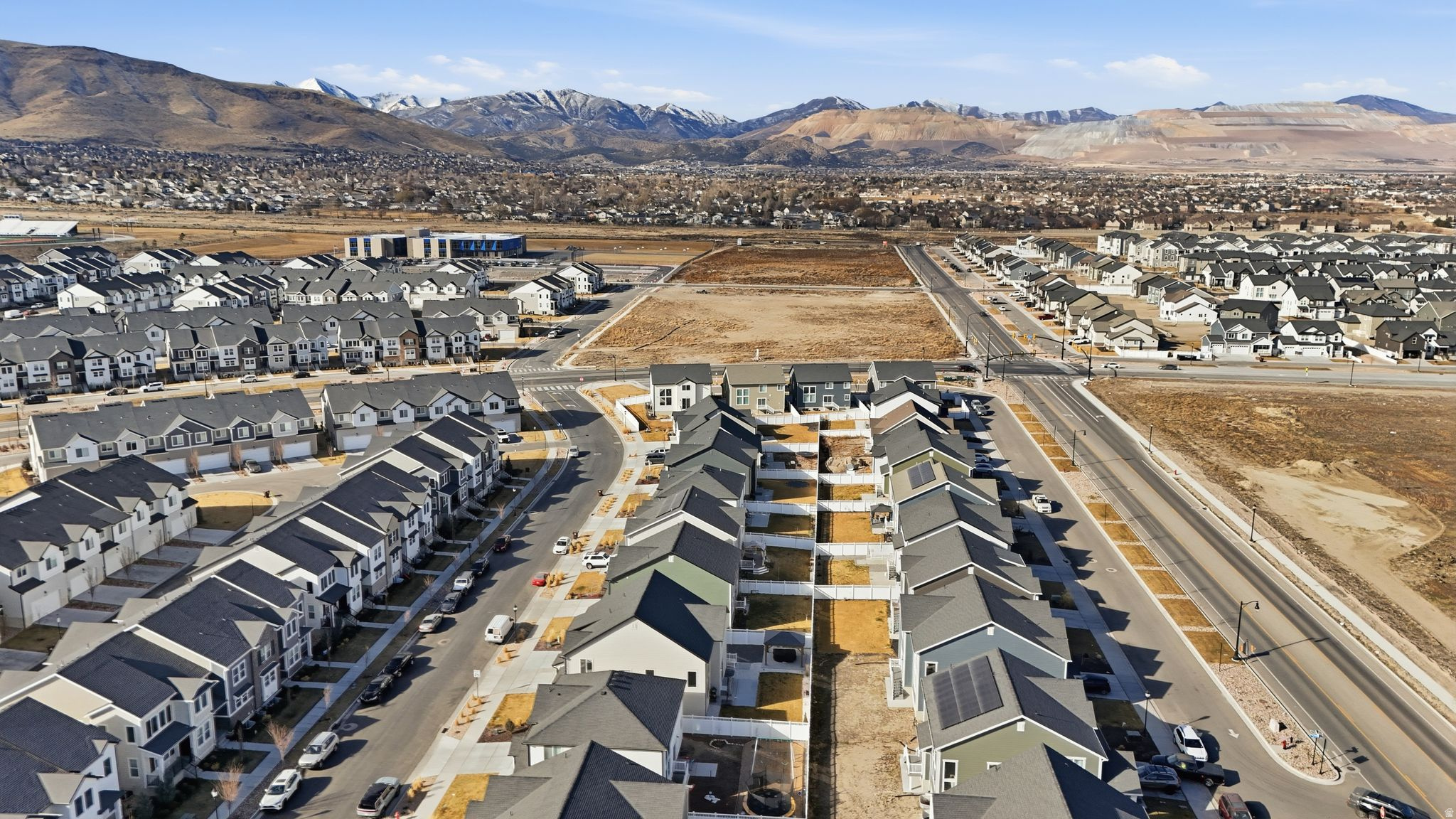 MOUNTAIN RIDGE - Residential