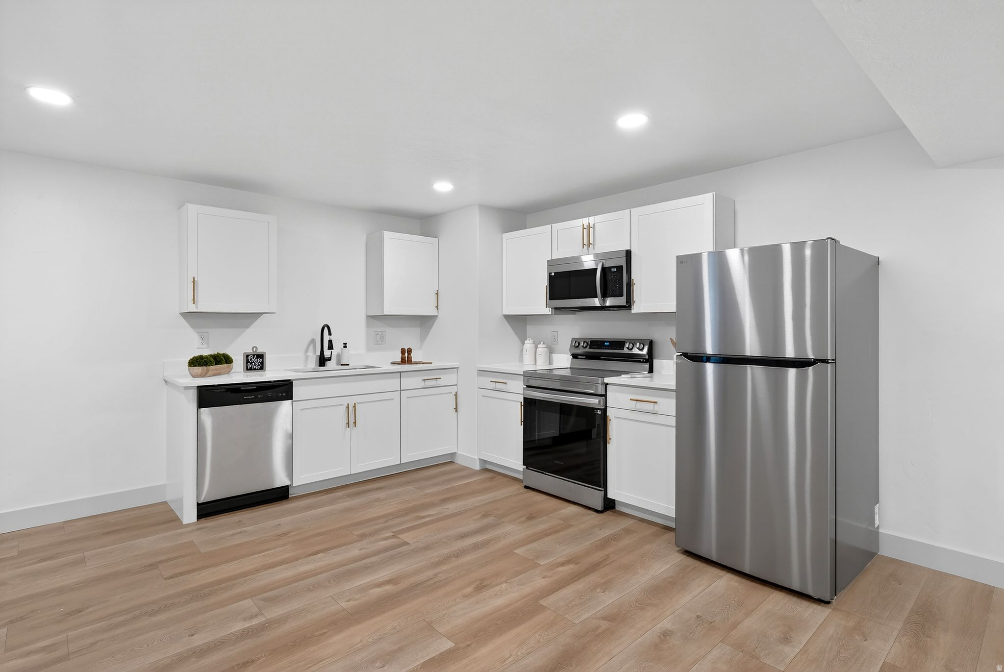 MOUNTAIN RIDGE - Residential