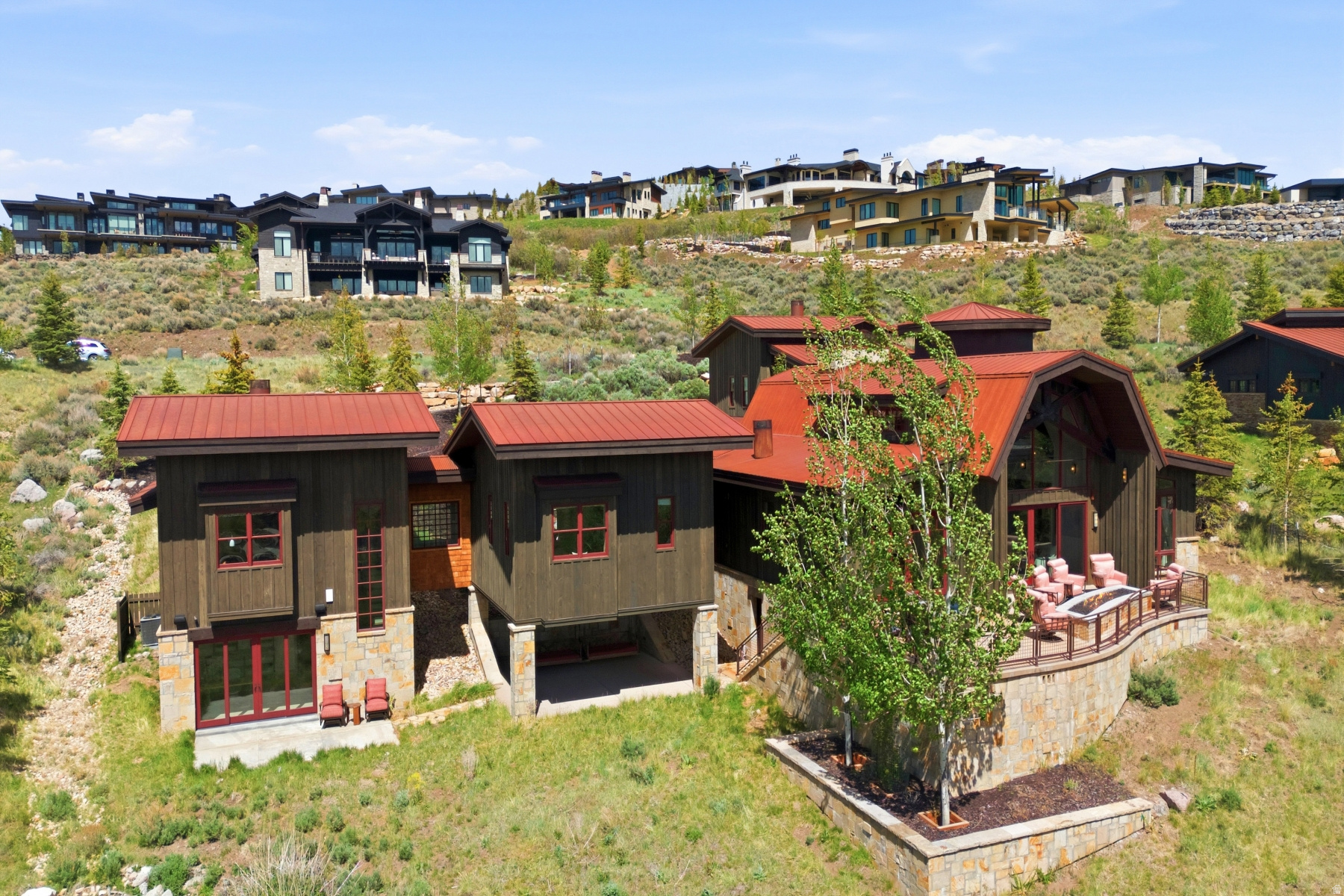 THE SUMMIT - Residential