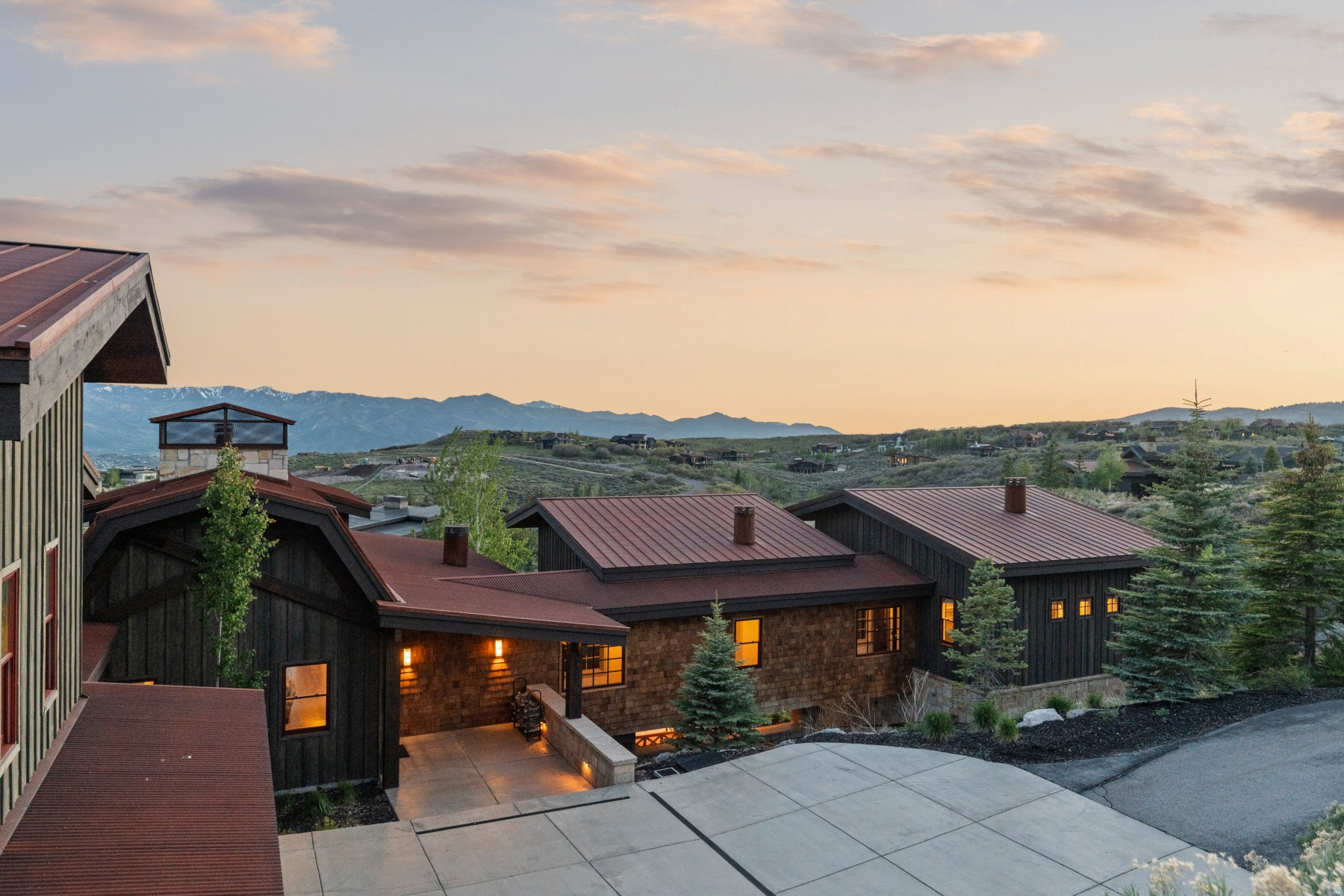 THE SUMMIT - Residential