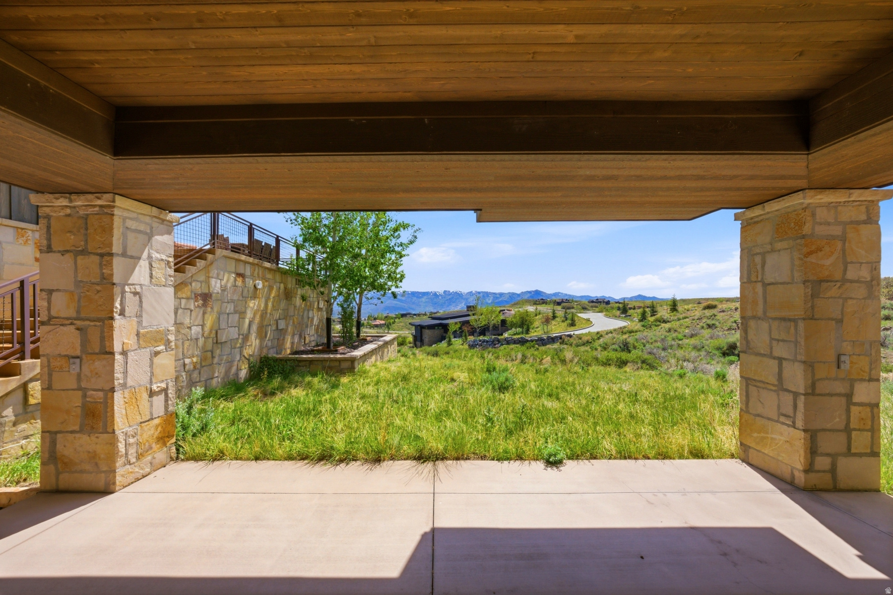 THE SUMMIT - Residential