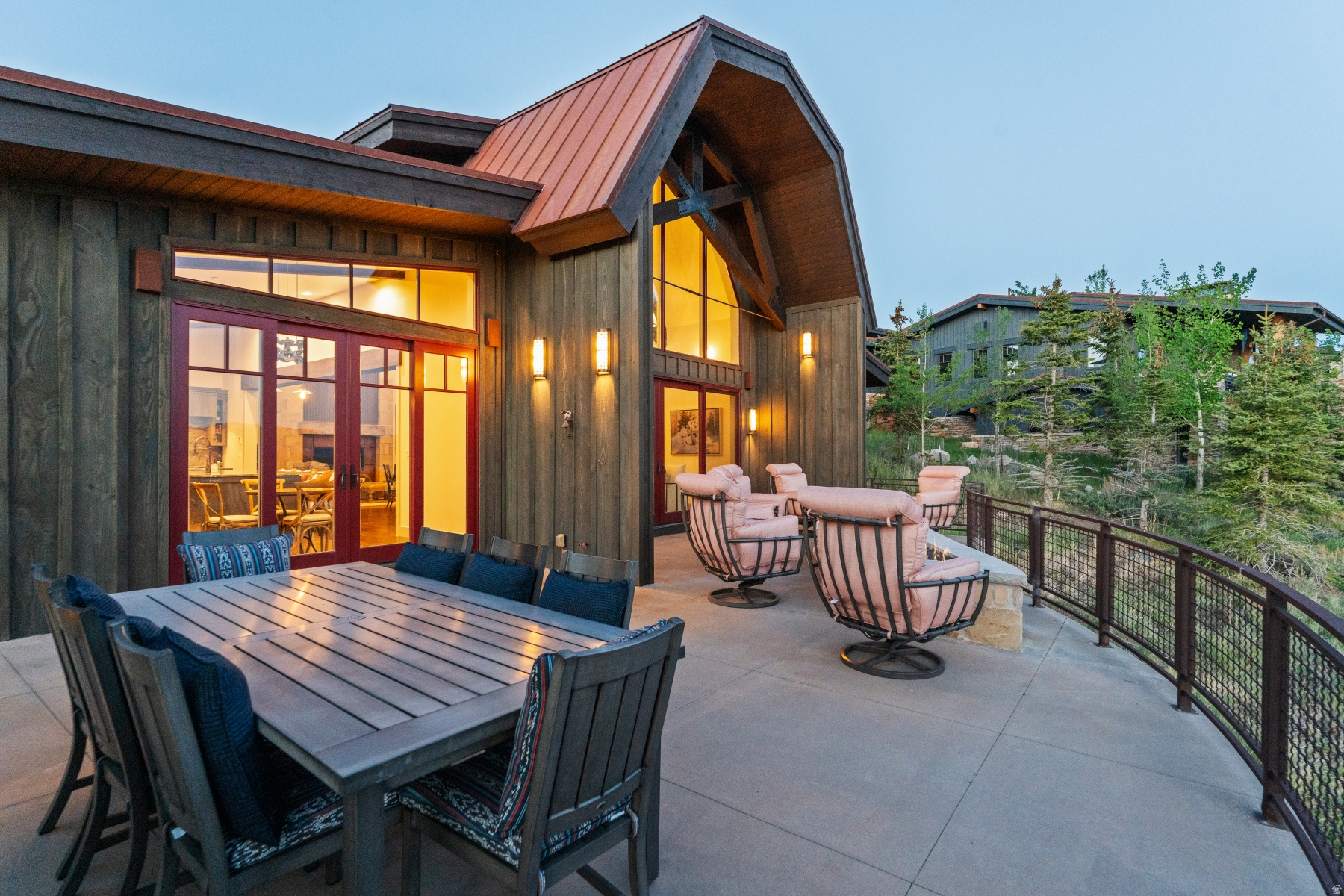 THE SUMMIT - Residential
