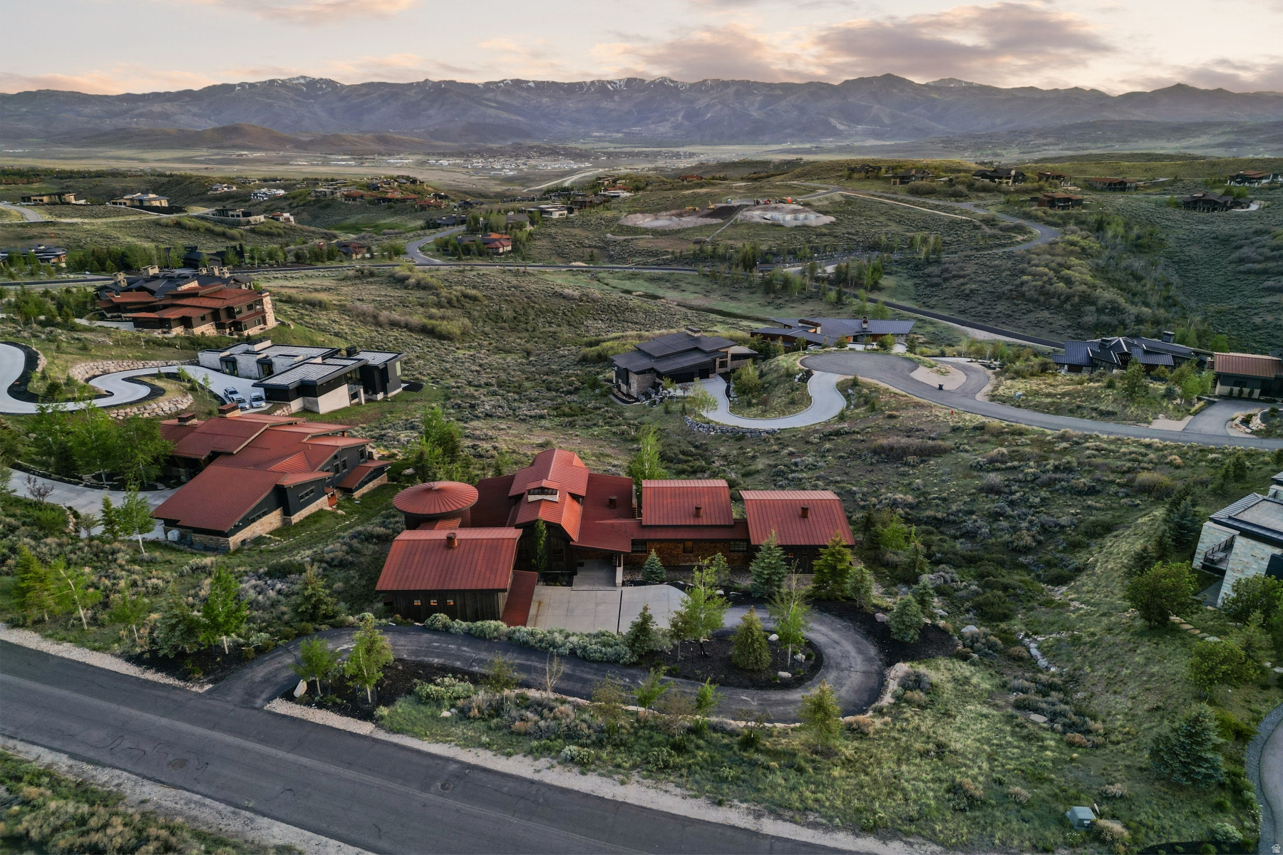 THE SUMMIT - Residential