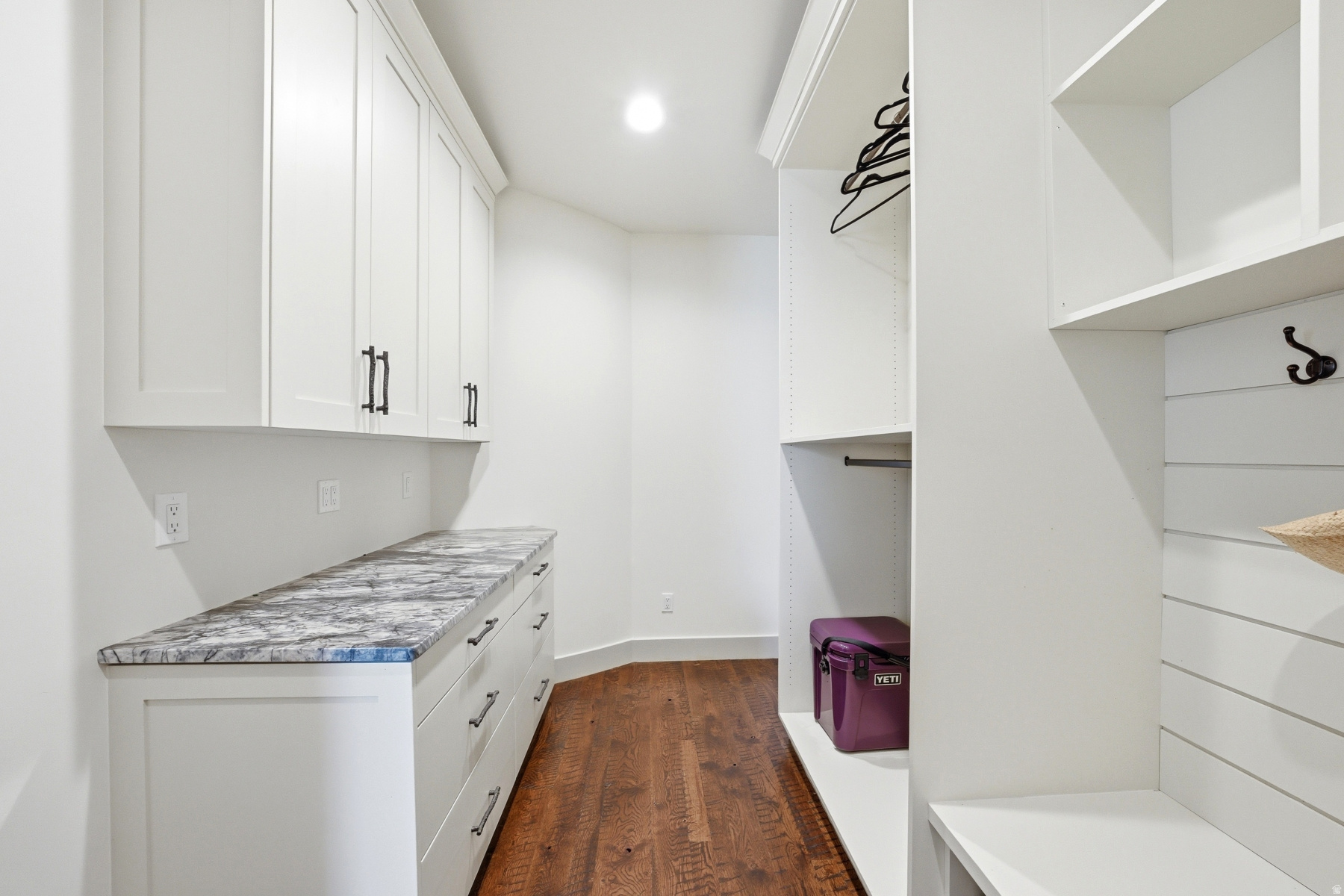THE SUMMIT - Residential