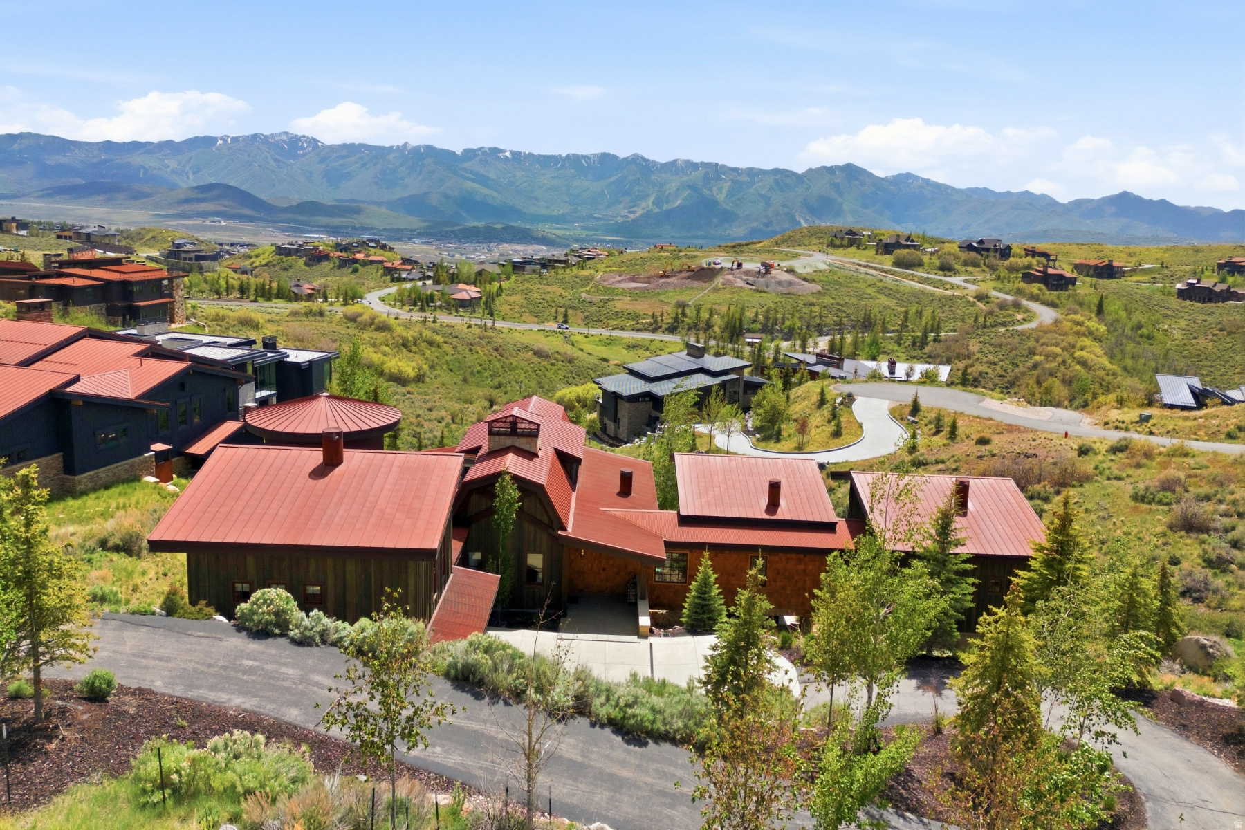 THE SUMMIT - Residential