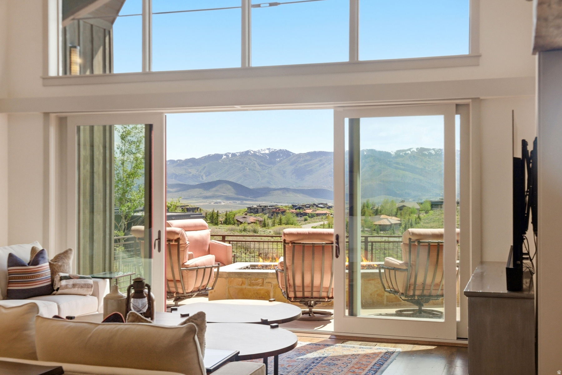 THE SUMMIT - Residential