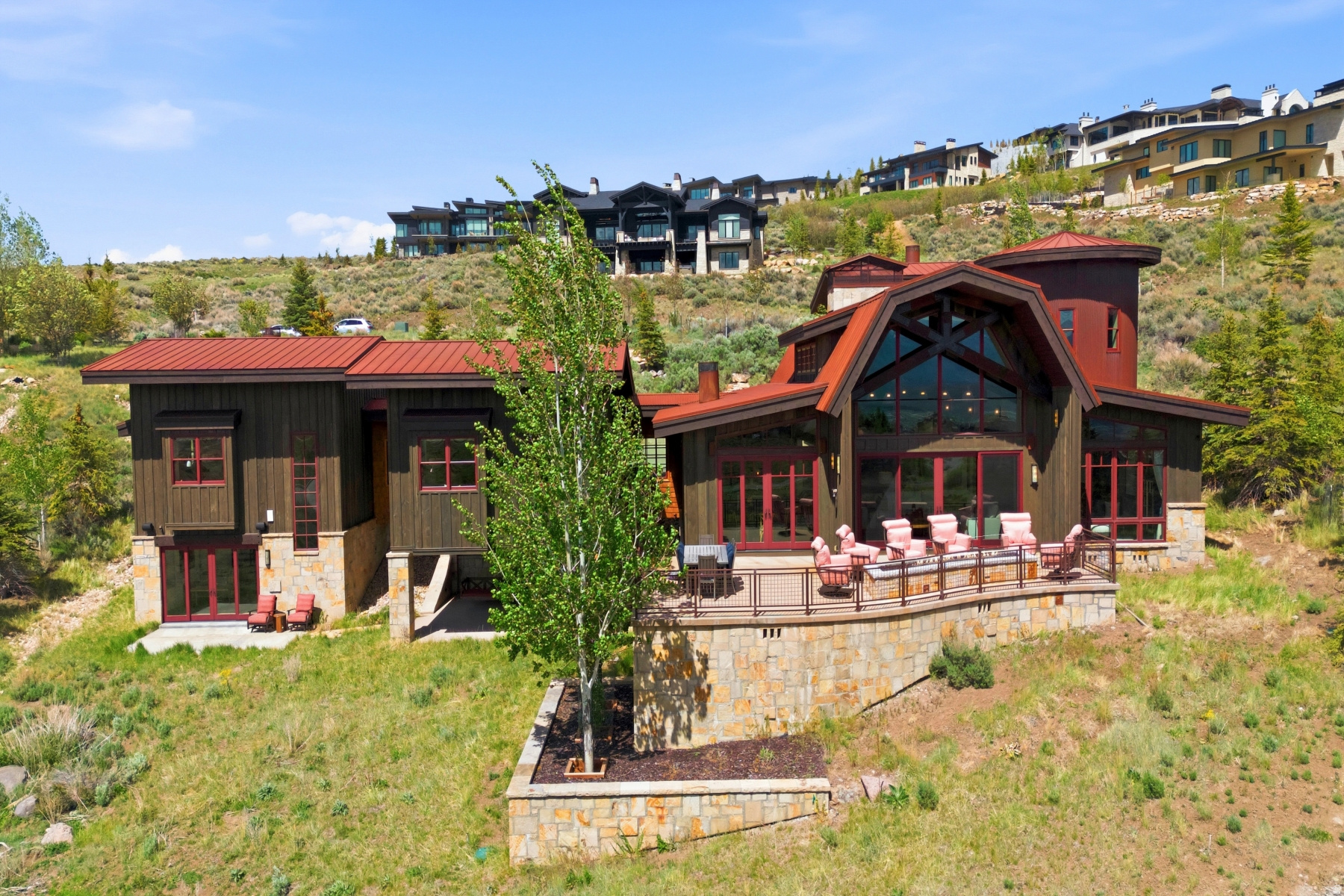 THE SUMMIT - Residential