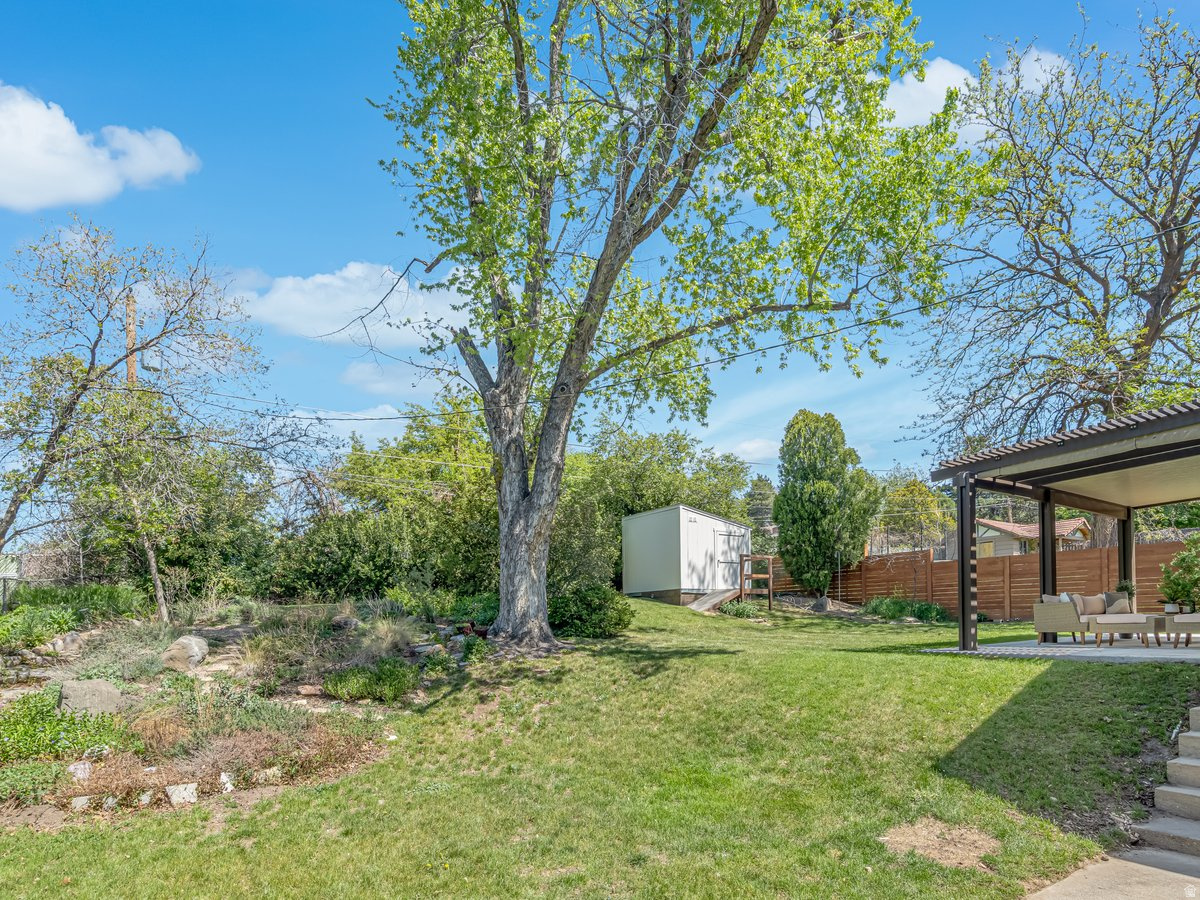 HOLLADAY HILLS - Residential