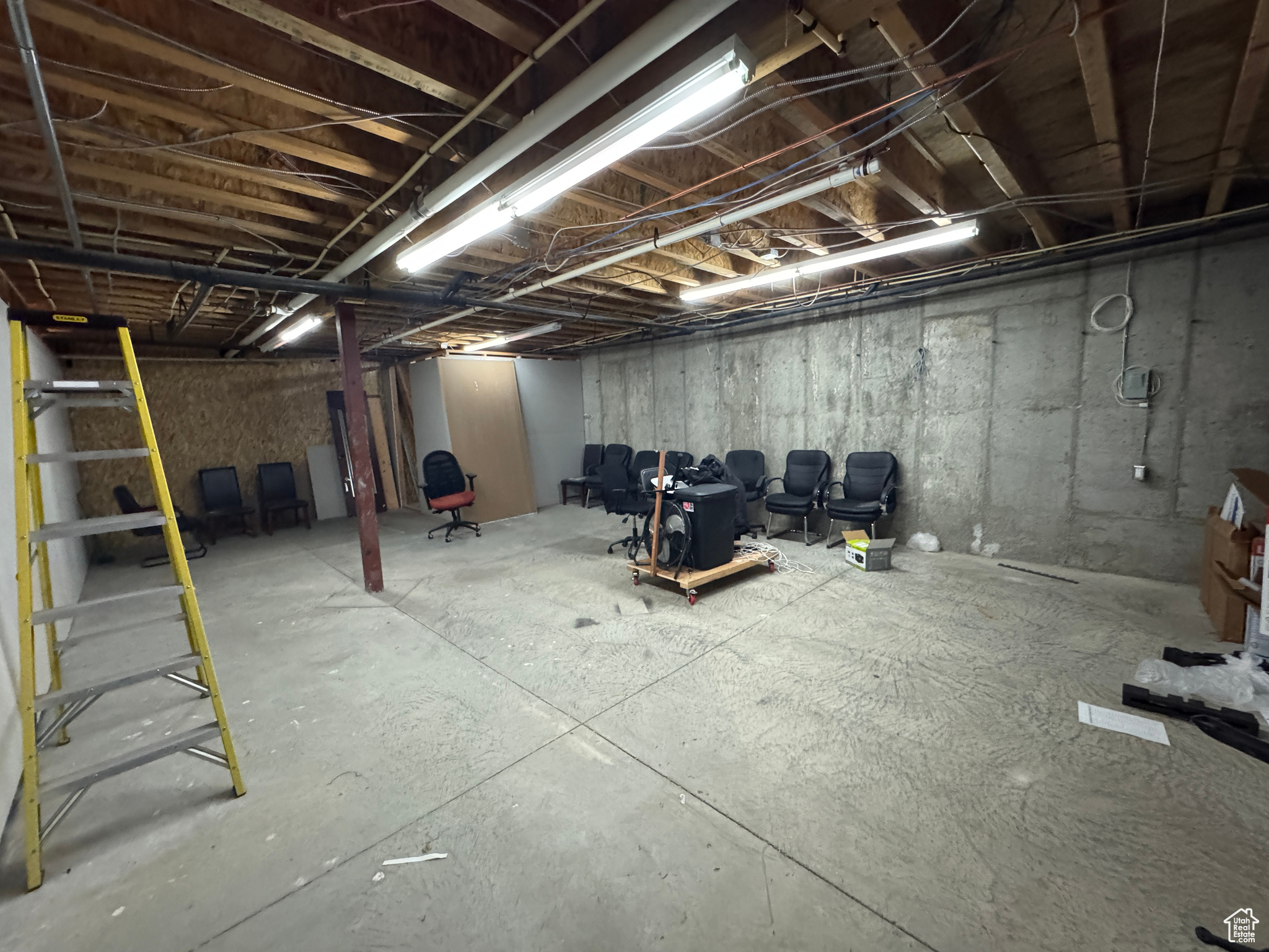 CREEK ROAD - Commercial Sale