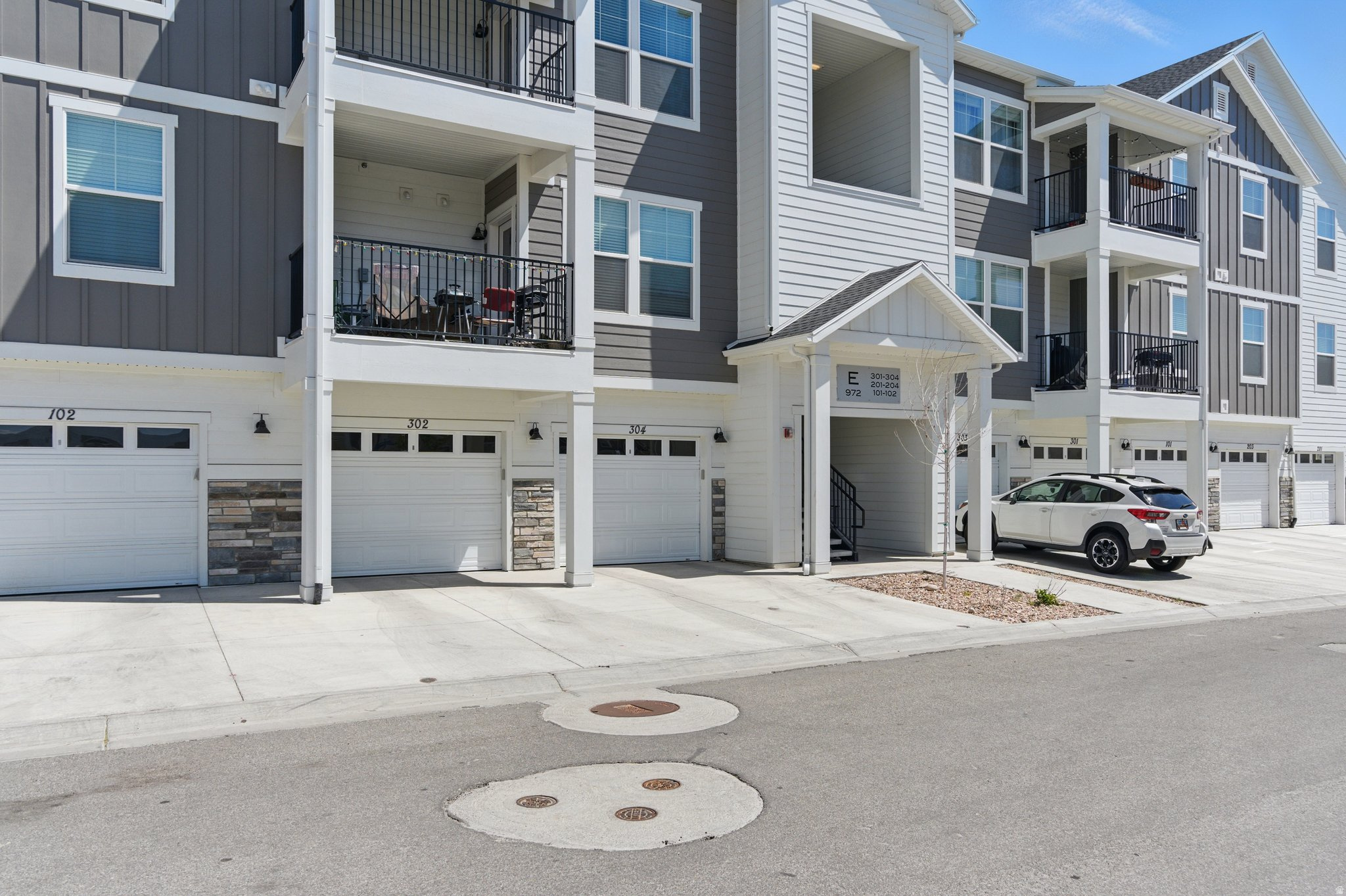 Experience upscale, low-maintenance living in this stunning condo located in the sought-after Wildflower community of Saratoga Springs. Built in 2023 and better than new, this meticulously maintained home features 3 bedrooms, 2 bathrooms, luxury LVP flooring throughout, quartz countertops, white custom cabinetry, stainless steel appliances, recessed lighting, and 9-foot ceilings. Ideally situated near Mountain View Corridor with quick access to I-15, shopping, dining, parks, and trails, this master-planned community offers fantastic amenities including a clubhouse, pool, gym, playground, and an upcoming recreational reservoir perfect for paddle boarding and beach days. Make this cutie yours today!