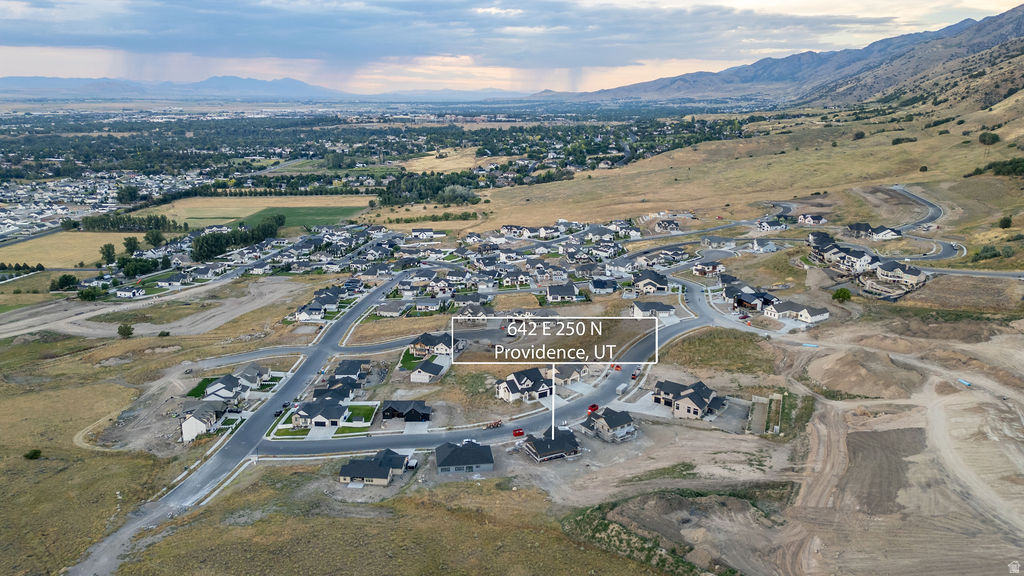 HOMES ON THE KNOLL - Residential