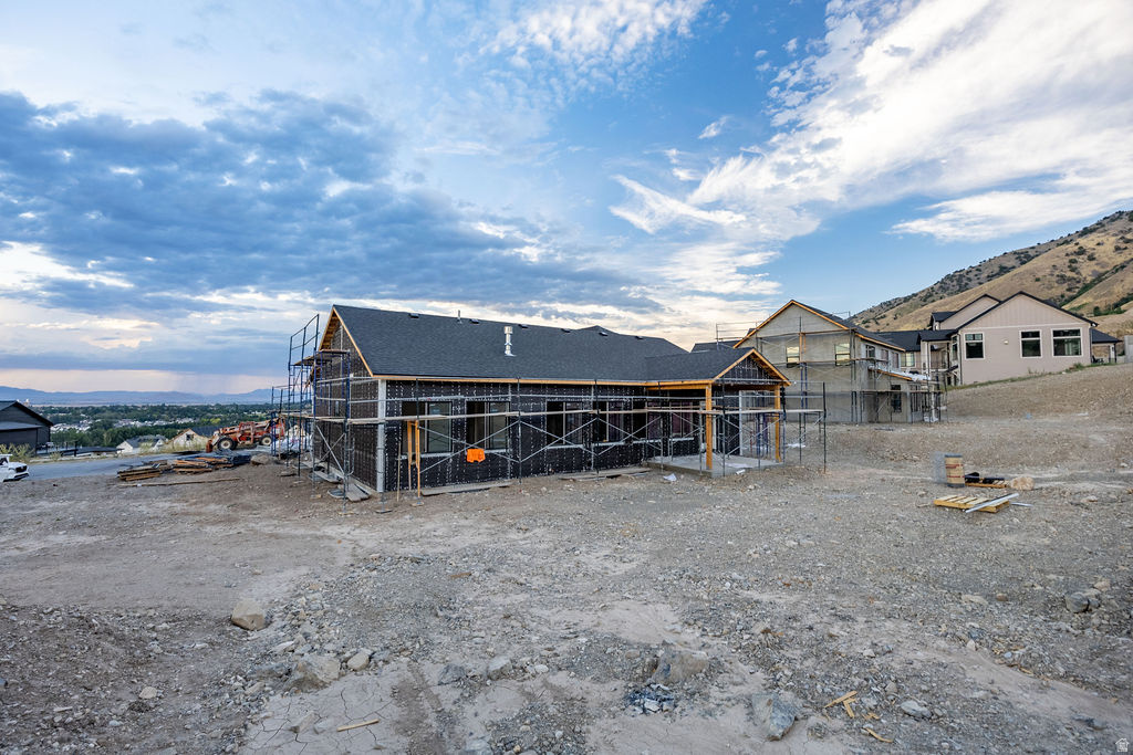 HOMES ON THE KNOLL - Residential