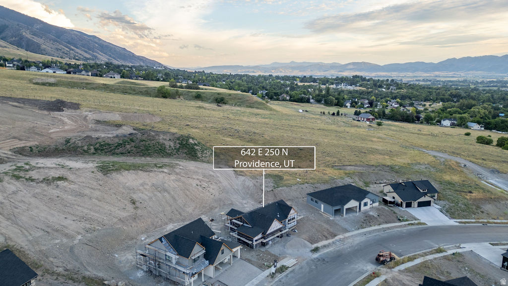 HOMES ON THE KNOLL - Residential
