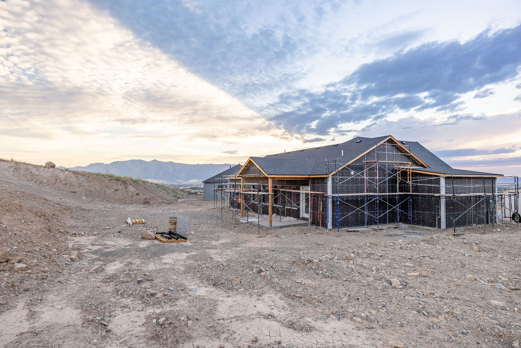 HOMES ON THE KNOLL - Residential