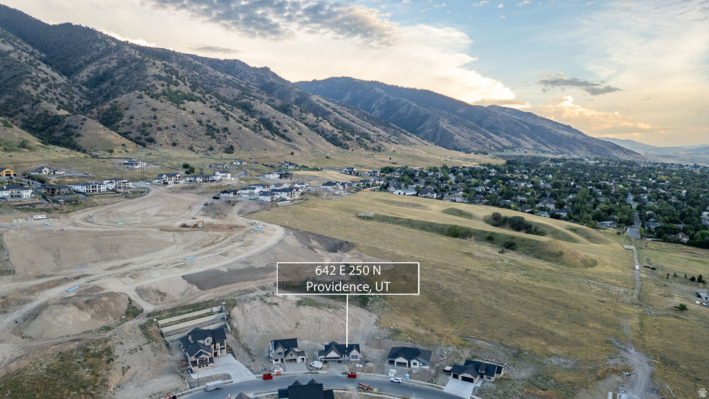 HOMES ON THE KNOLL - Residential