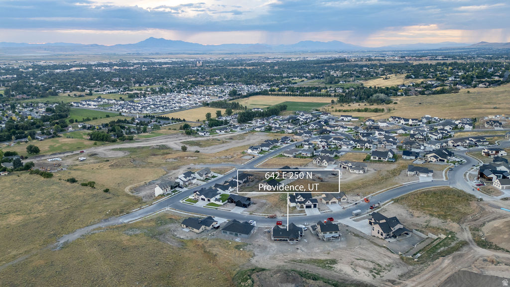 HOMES ON THE KNOLL - Residential