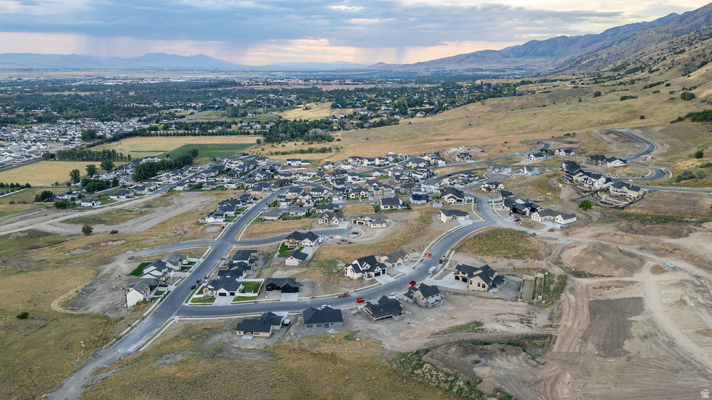 HOMES ON THE KNOLL - Residential