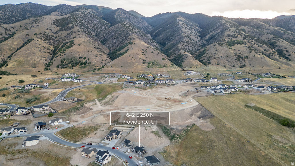 HOMES ON THE KNOLL - Residential