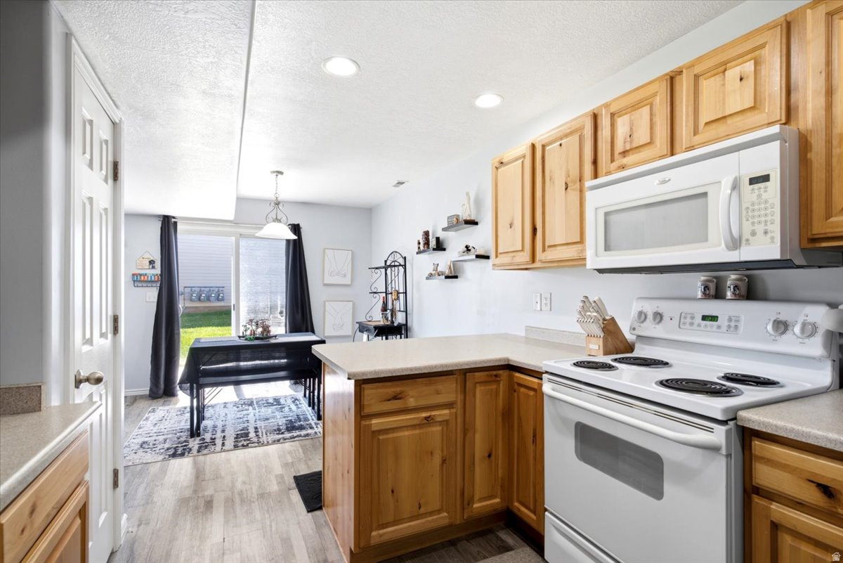 MAPLEWOOD VILLAGE - Residential