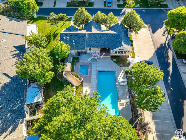 TITHING HILL - Residential