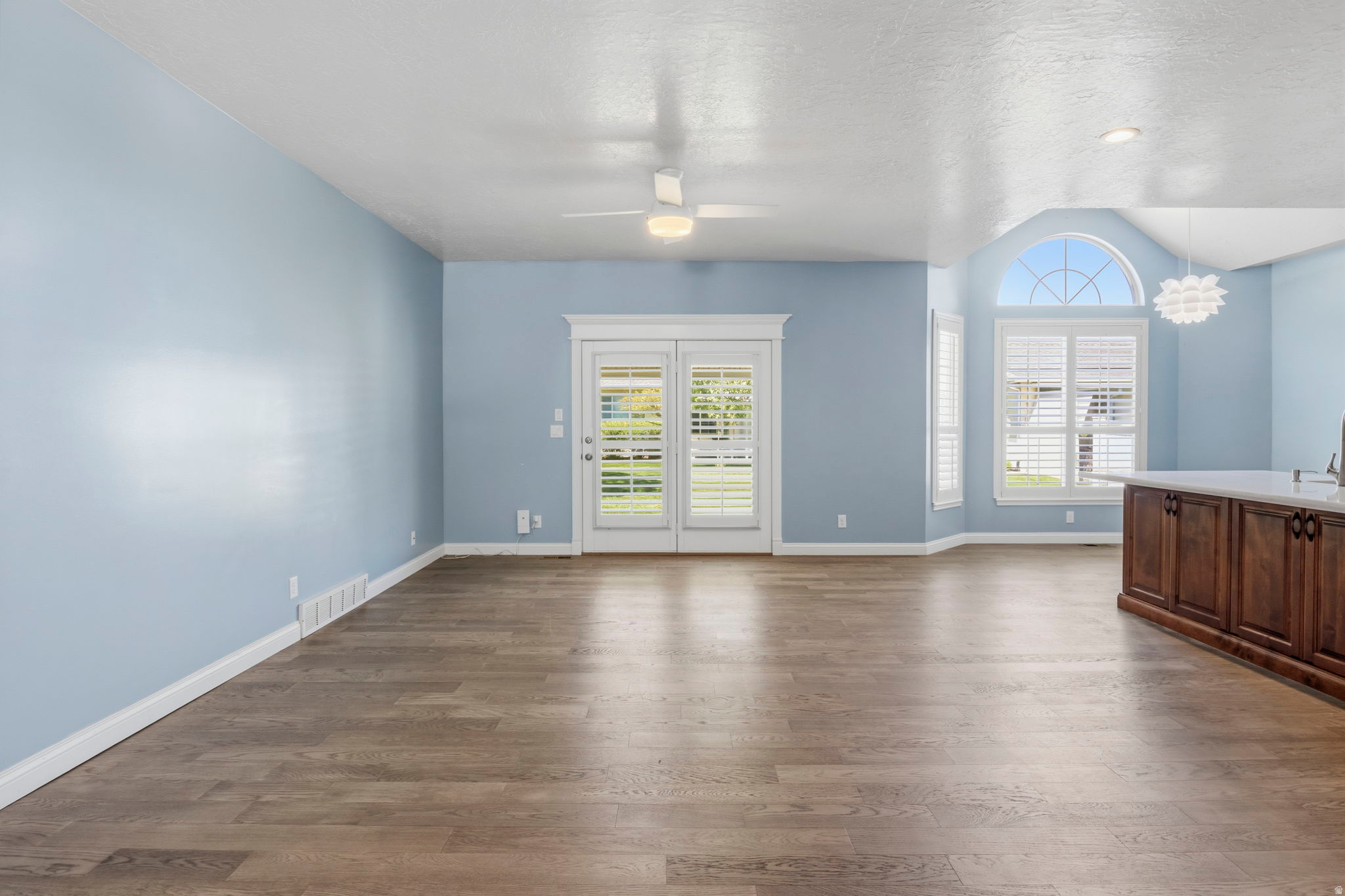 TITHING HILL - Residential