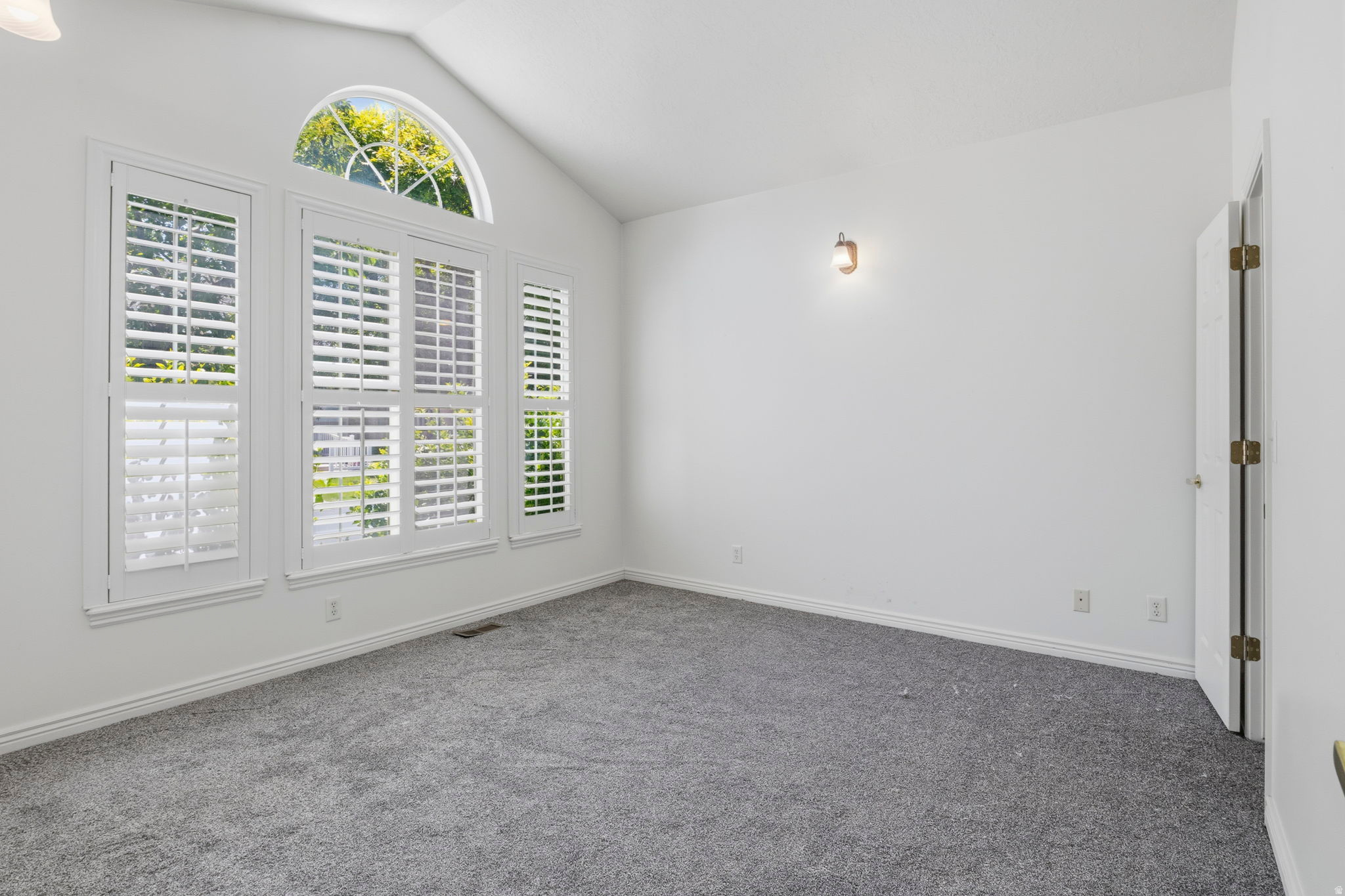 TITHING HILL - Residential