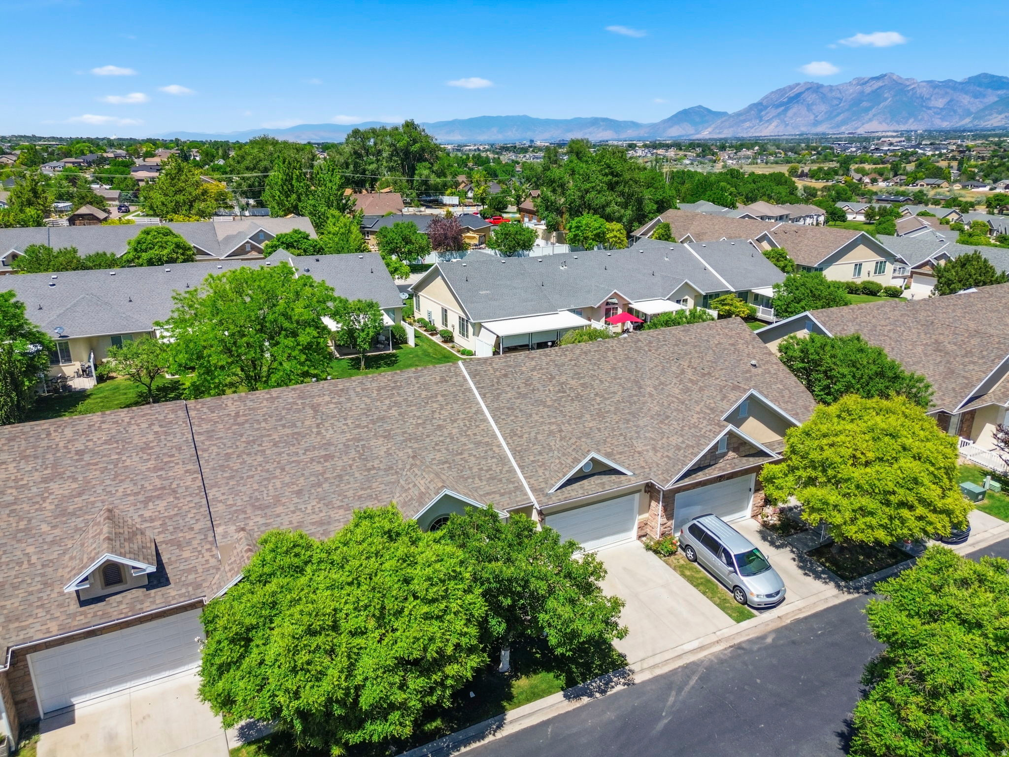 TITHING HILL - Residential