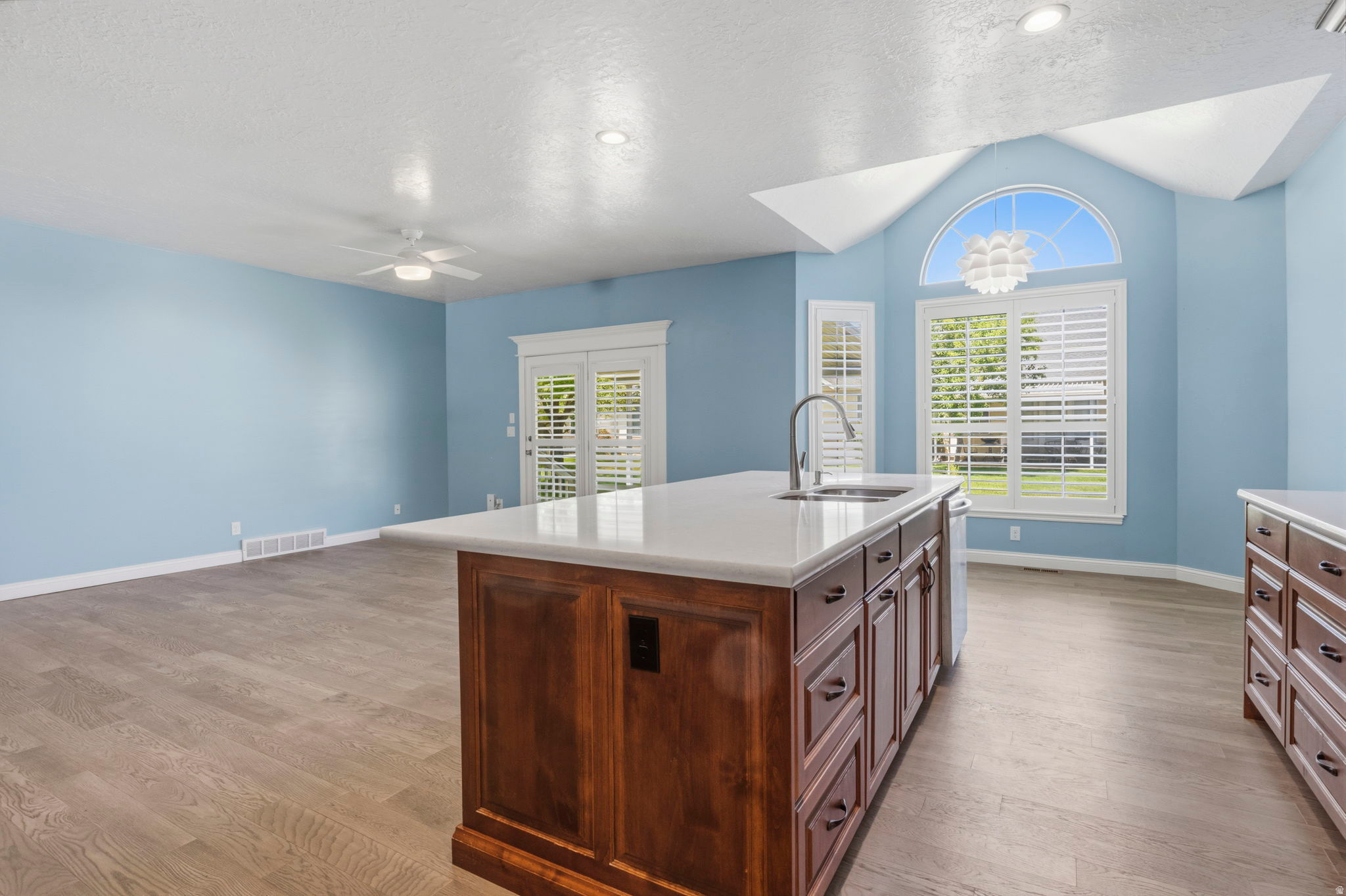 TITHING HILL - Residential