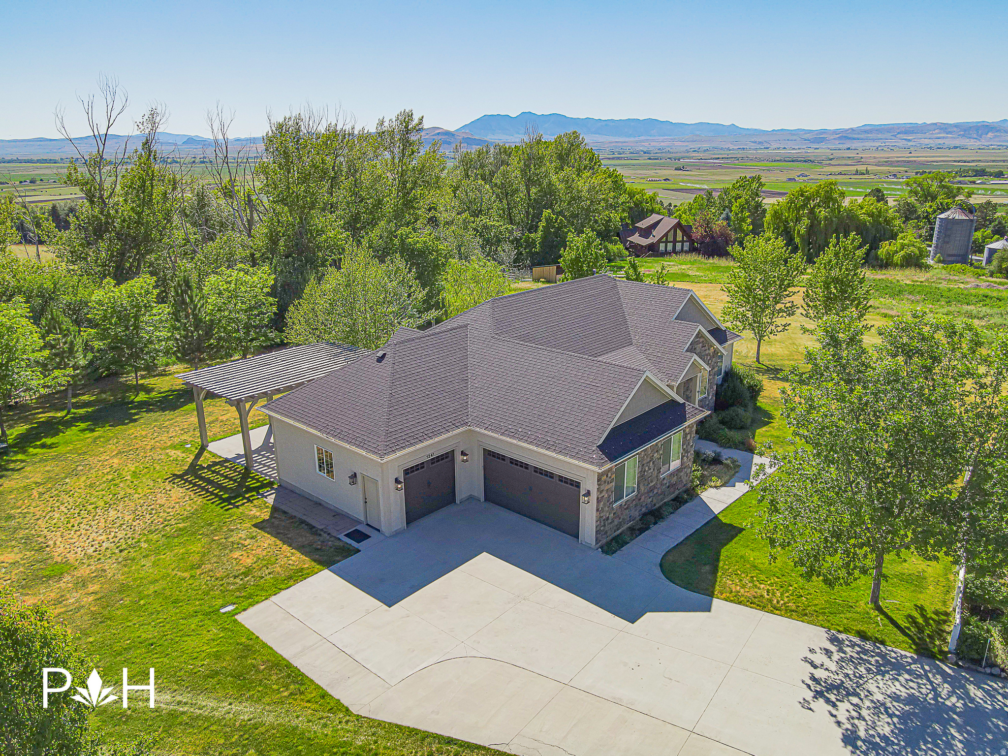 NEBO CREEK ESTATES - Residential