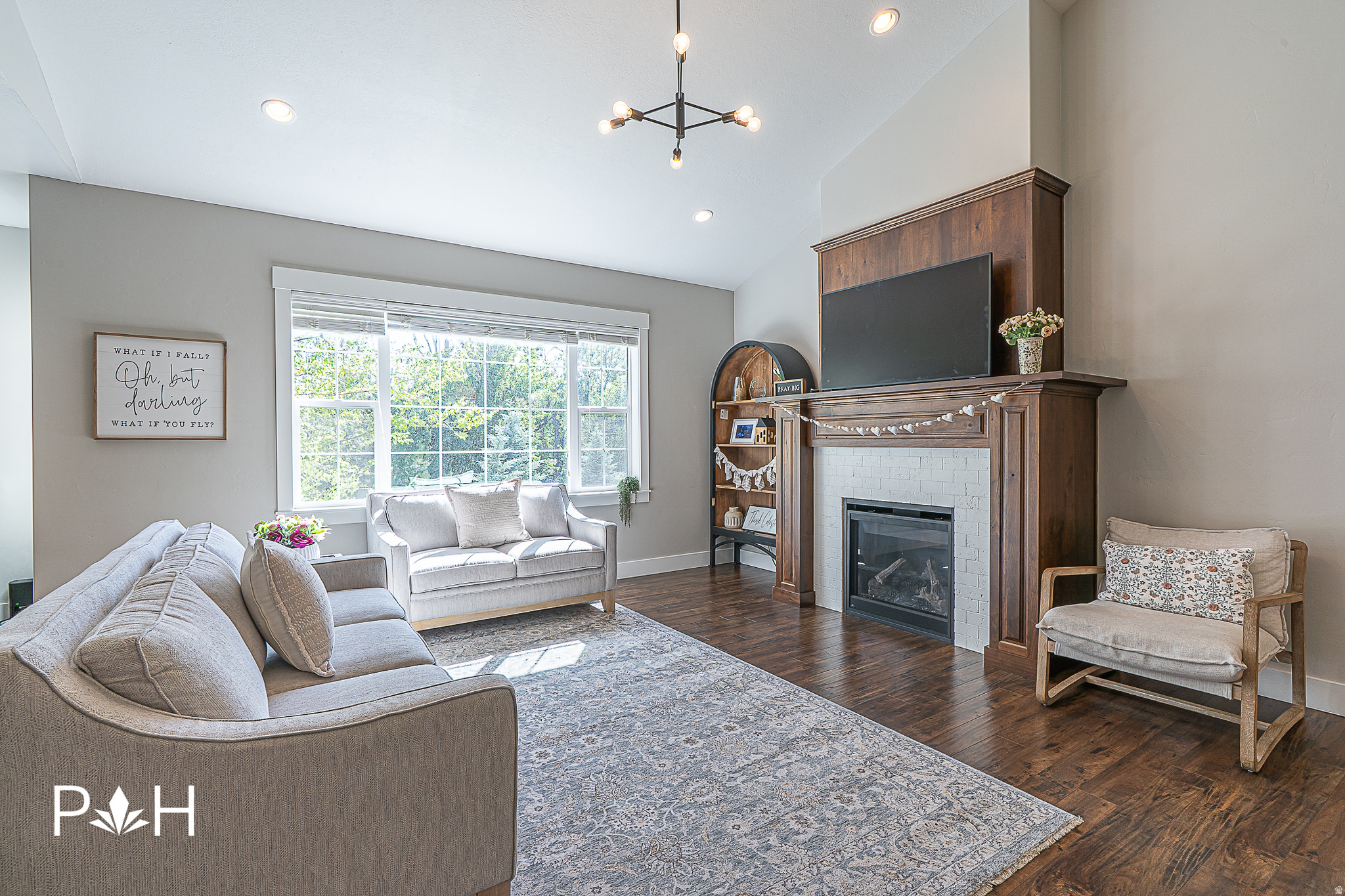 NEBO CREEK ESTATES - Residential