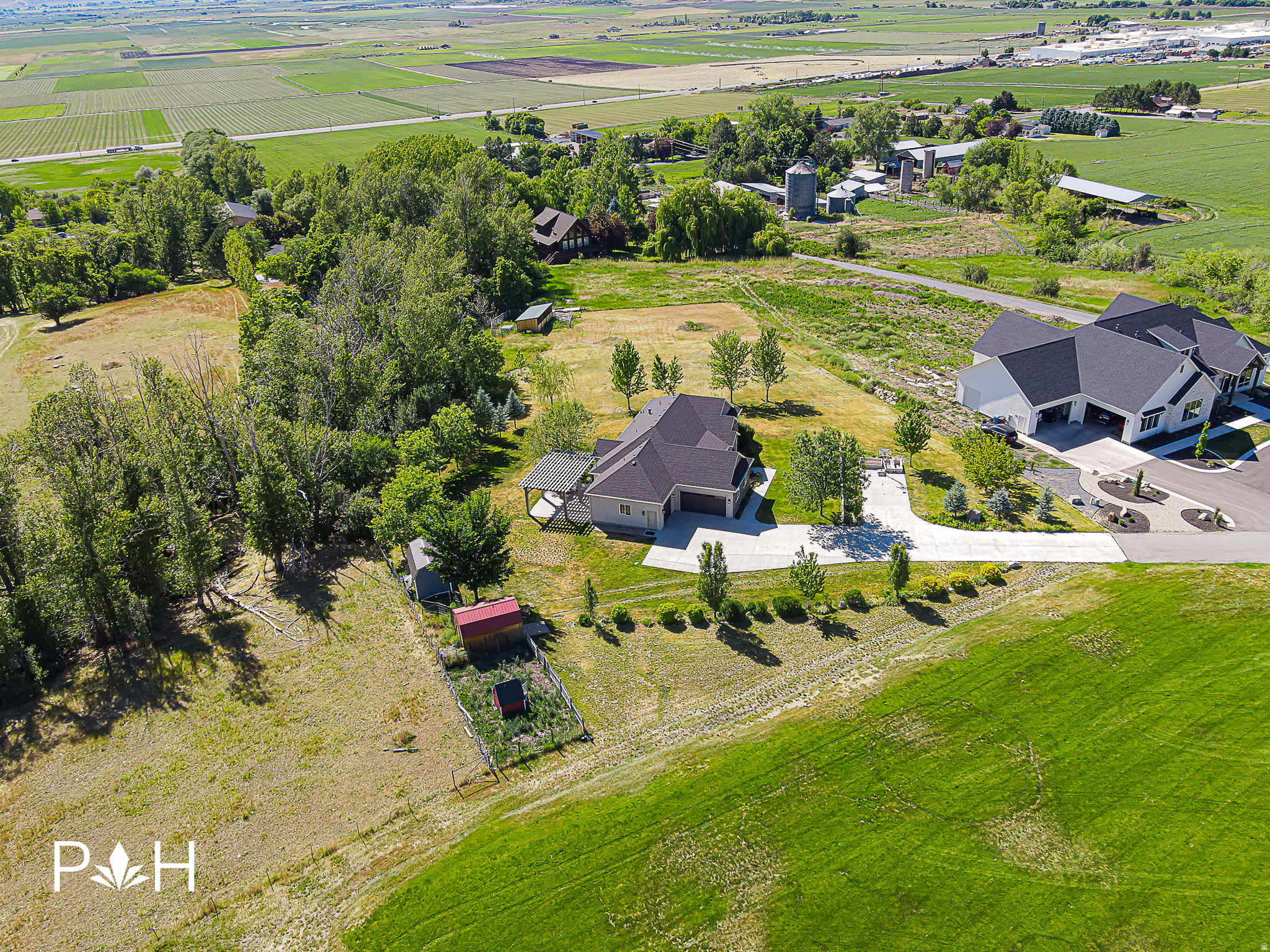NEBO CREEK ESTATES - Residential
