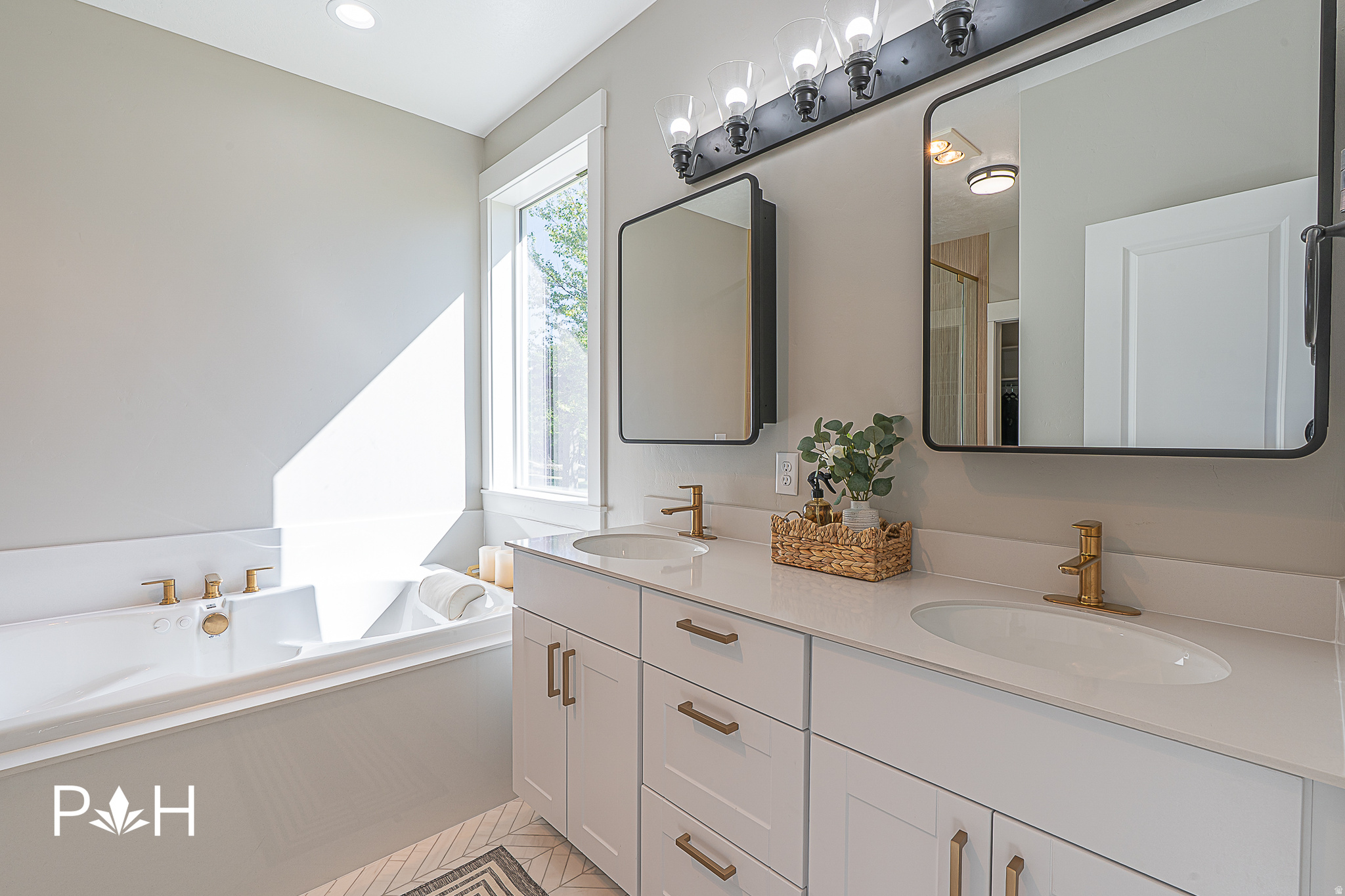 NEBO CREEK ESTATES - Residential