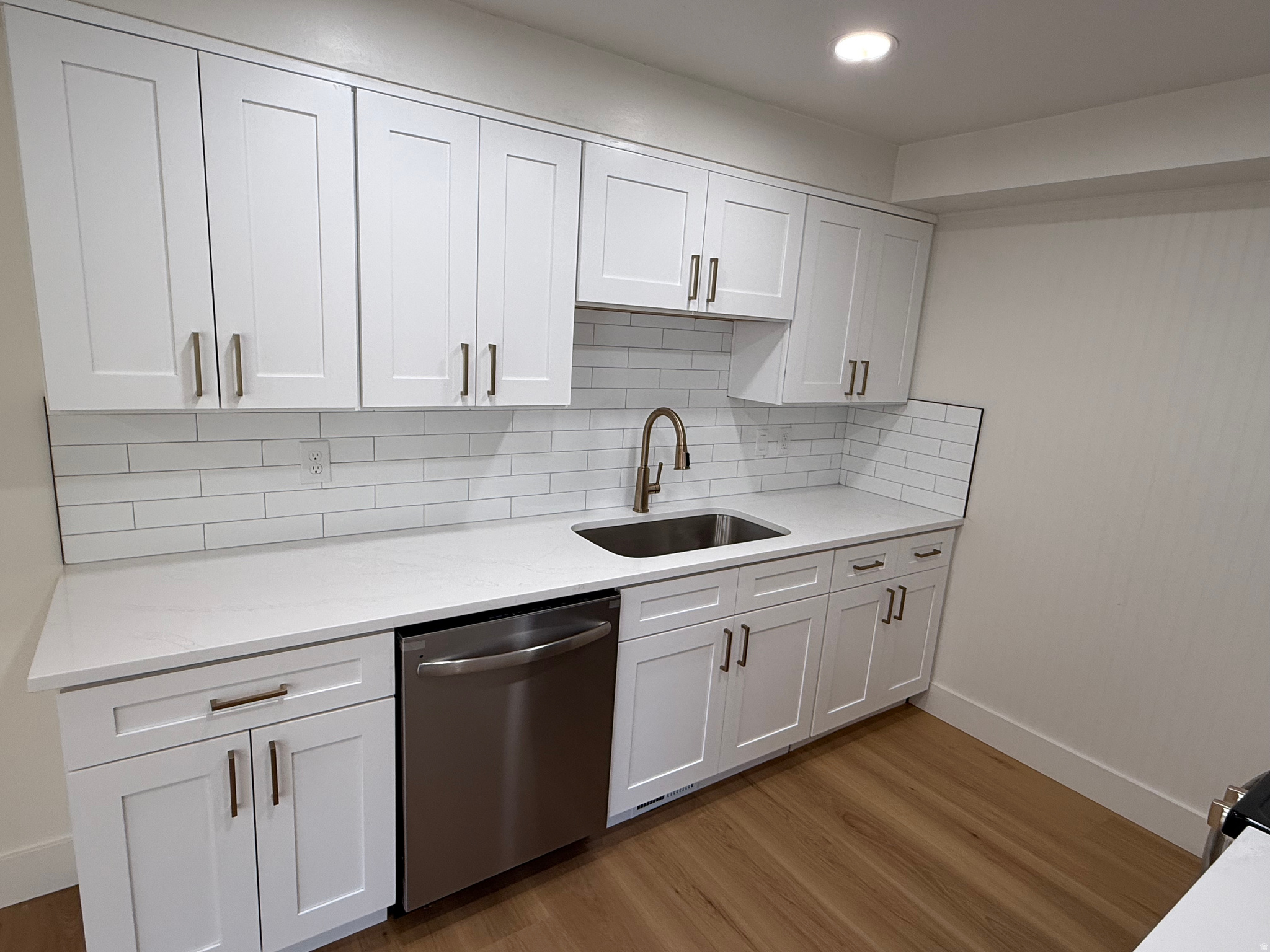 Rare Rambler Unit with nearly 2200 sq ft! * Spacious, open floor plan with brand new kitchen, including new cabinets and quartz countertops *Tucked away in Fruit Heights neighborhood near Davis Golf Course and Cherry Hills * Stunning new floors, new Paint, new carpet* Huge master suite on main level with walk in closet * Large Laundry Room * 2 Car Covered Carport * Nice Patio Area * Clubhouse, Playground, Swimming Pool  *Easy Access to Shopping and Freeways!