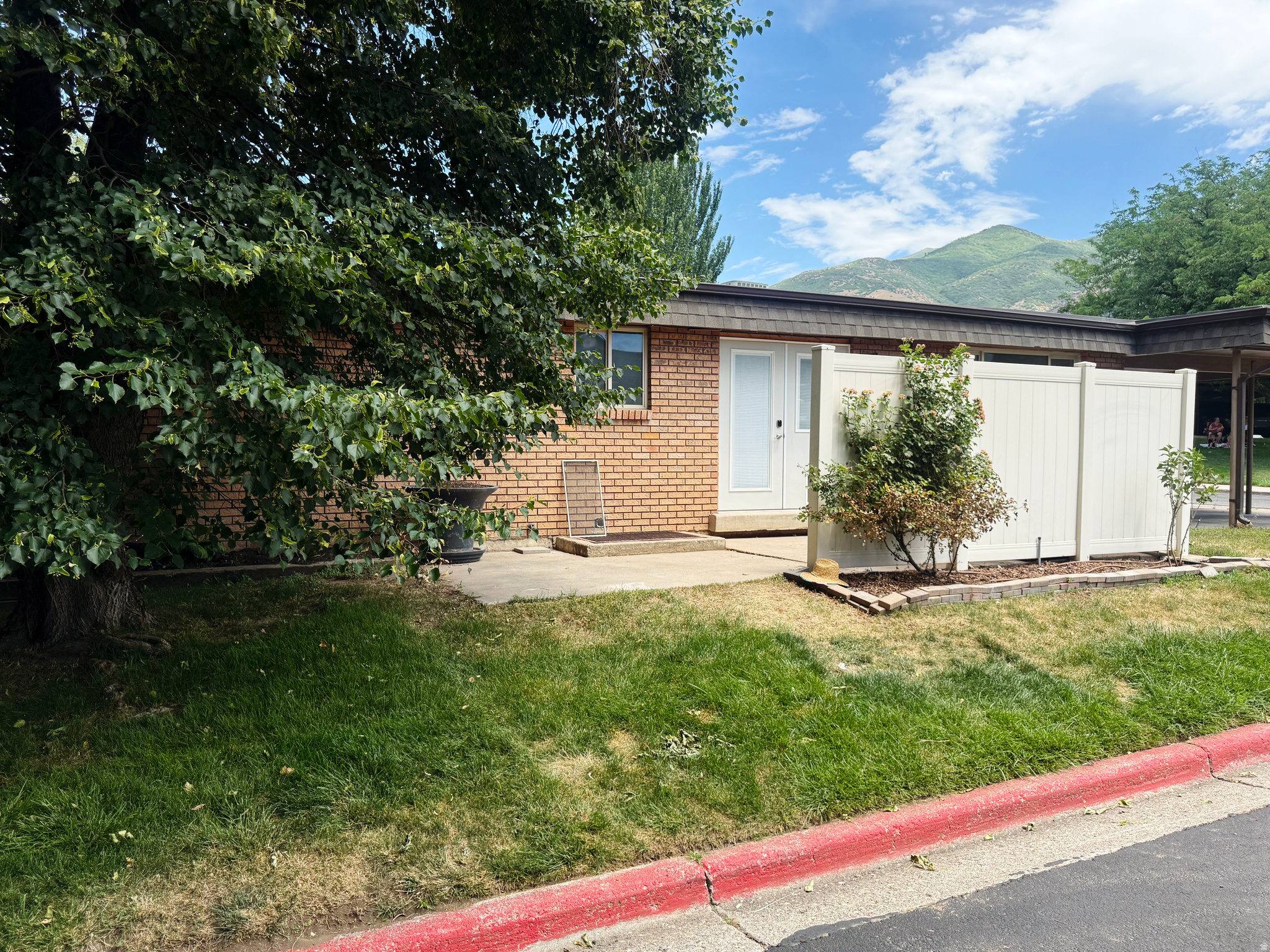 SOMERSET PLACE - Residential
