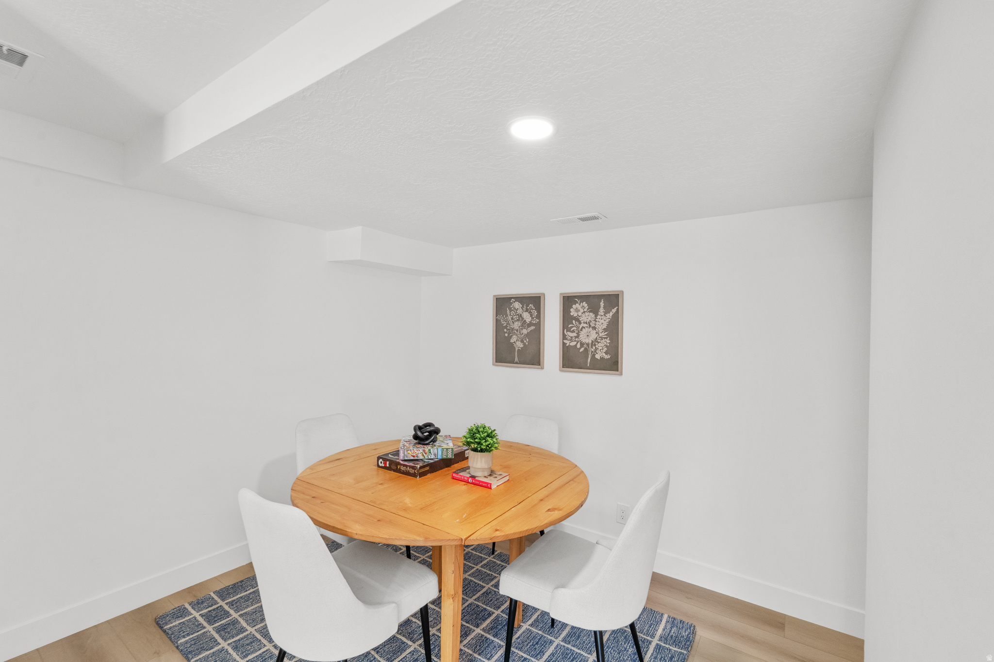 LINDEN CIRCLE - Residential