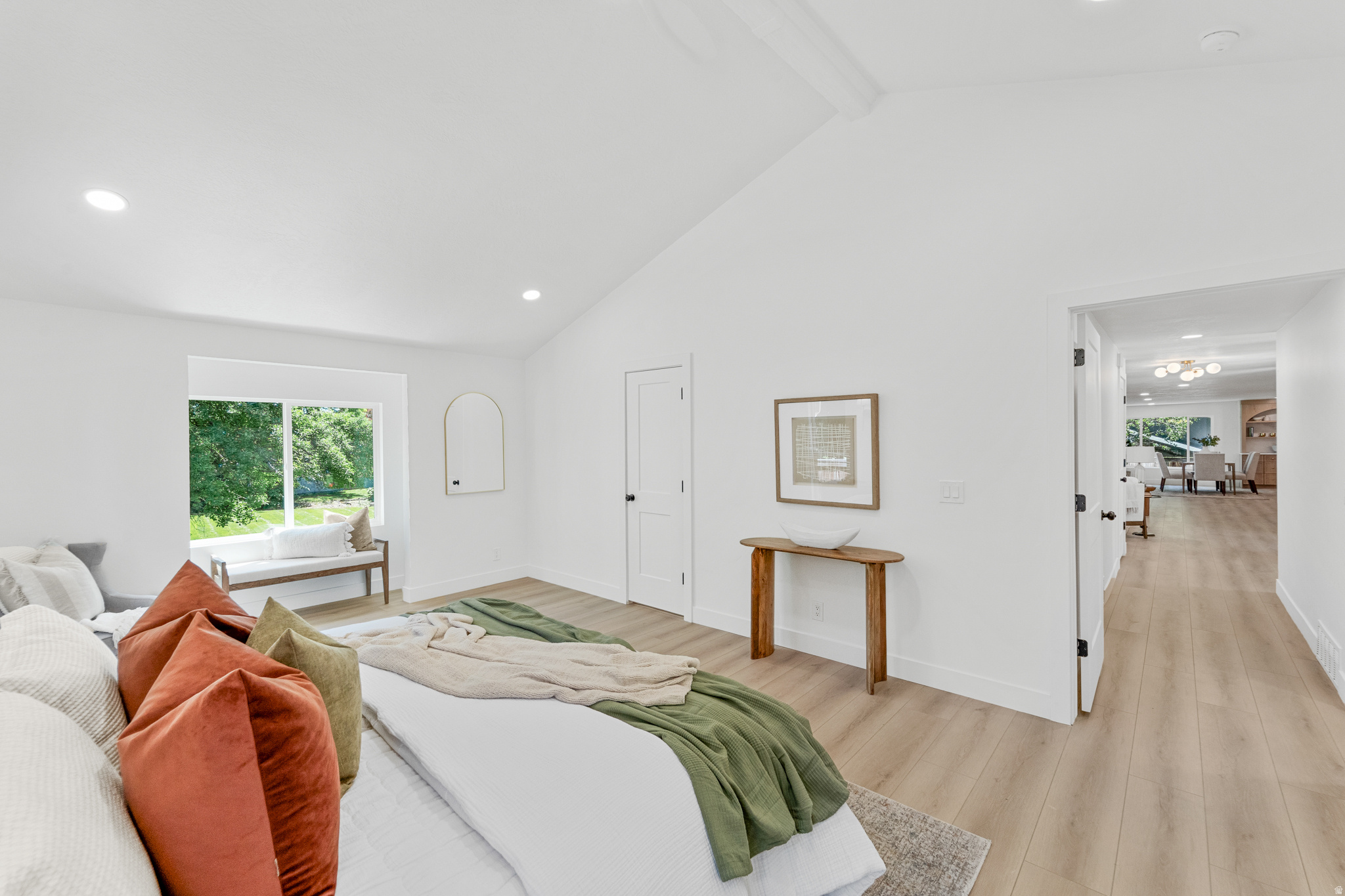 LINDEN CIRCLE - Residential