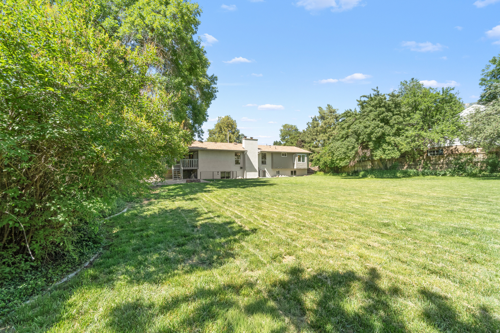 LINDEN CIRCLE - Residential