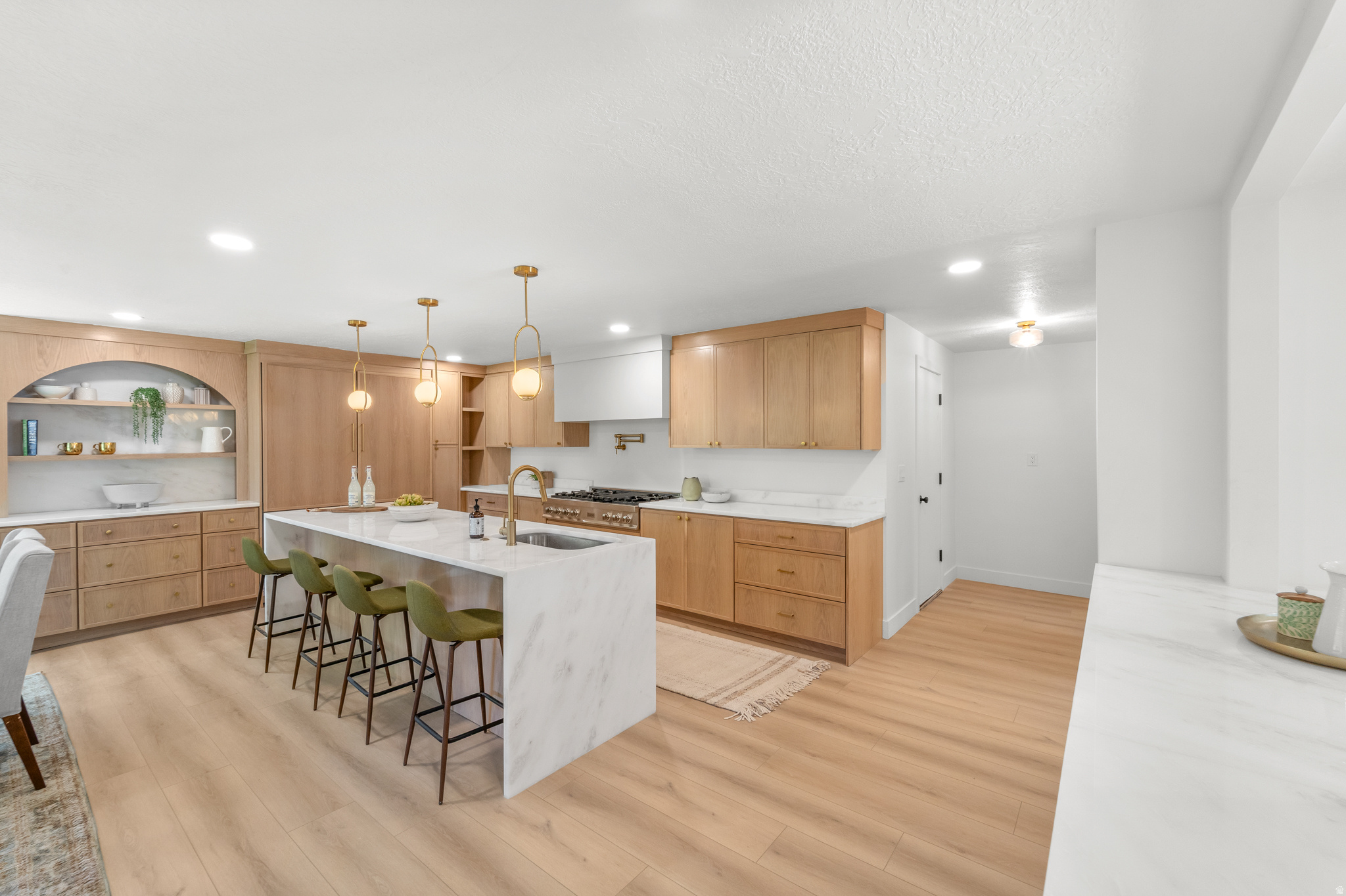 LINDEN CIRCLE - Residential