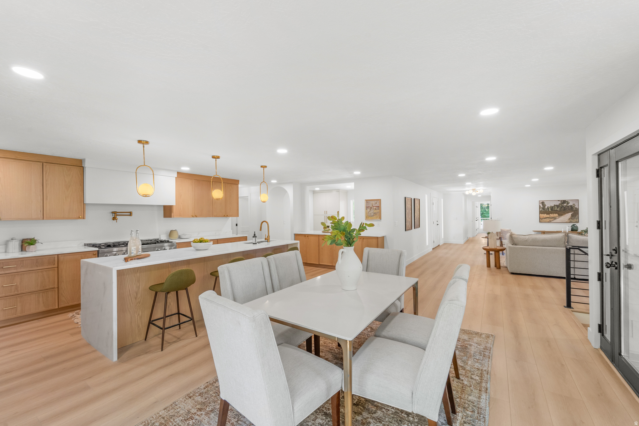 LINDEN CIRCLE - Residential