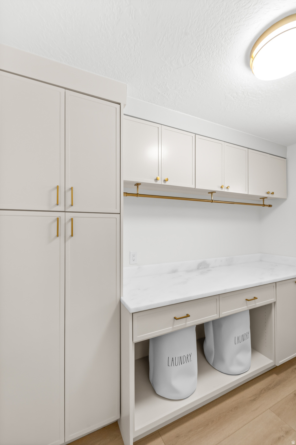 LINDEN CIRCLE - Residential