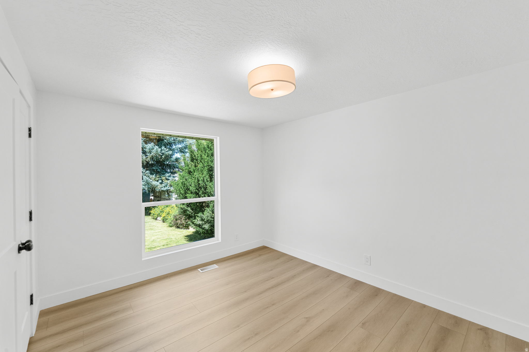 LINDEN CIRCLE - Residential