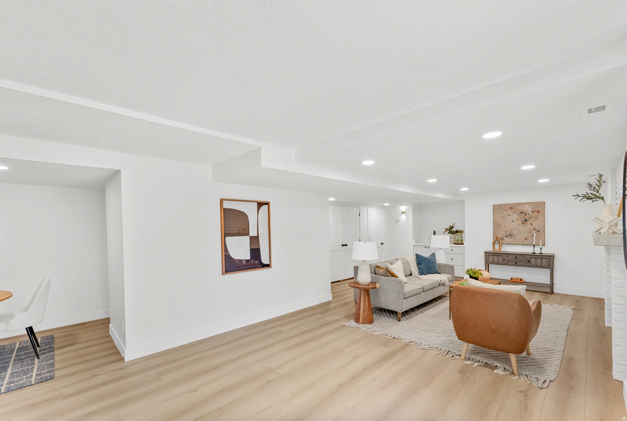 LINDEN CIRCLE - Residential