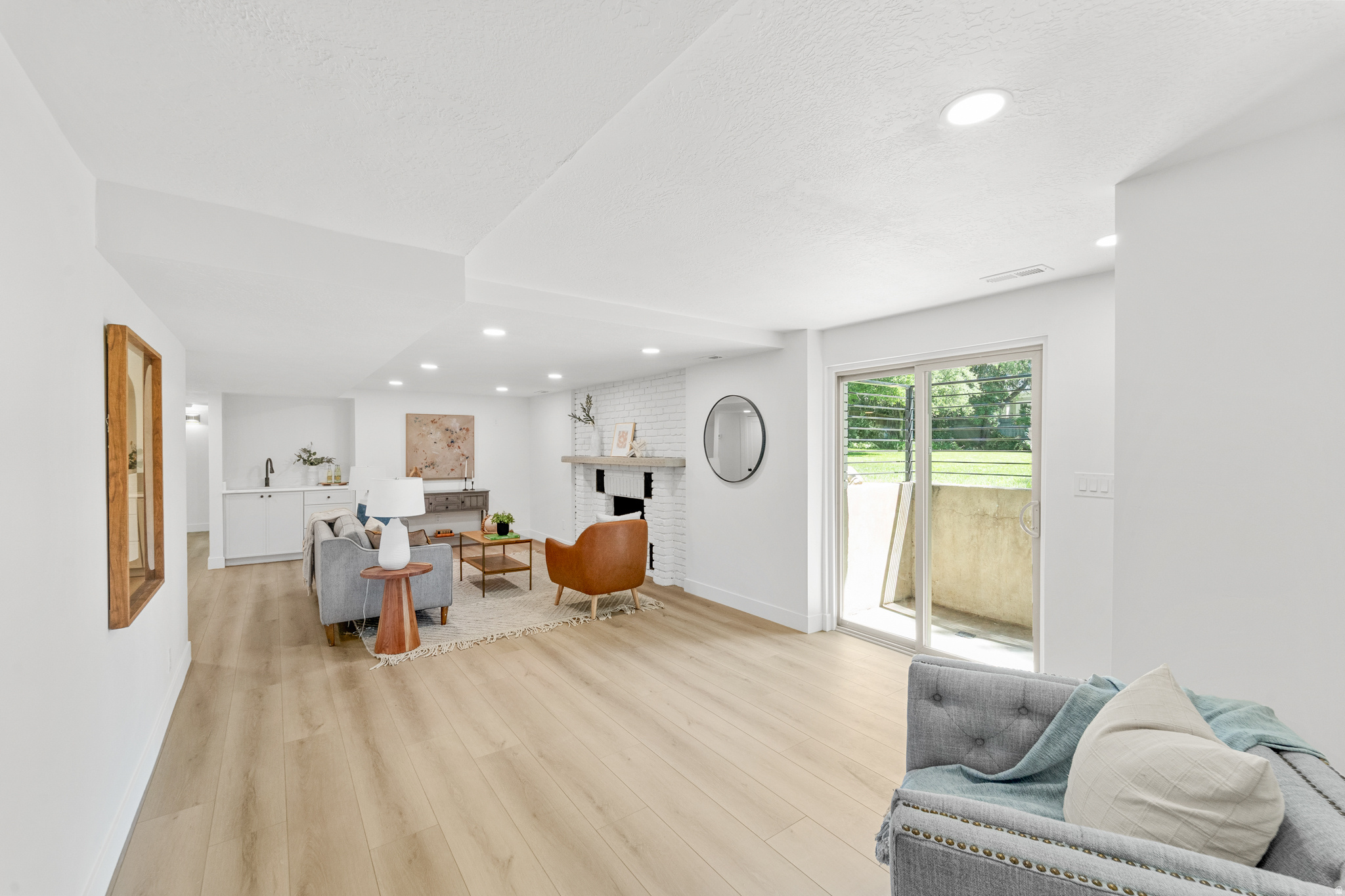 LINDEN CIRCLE - Residential