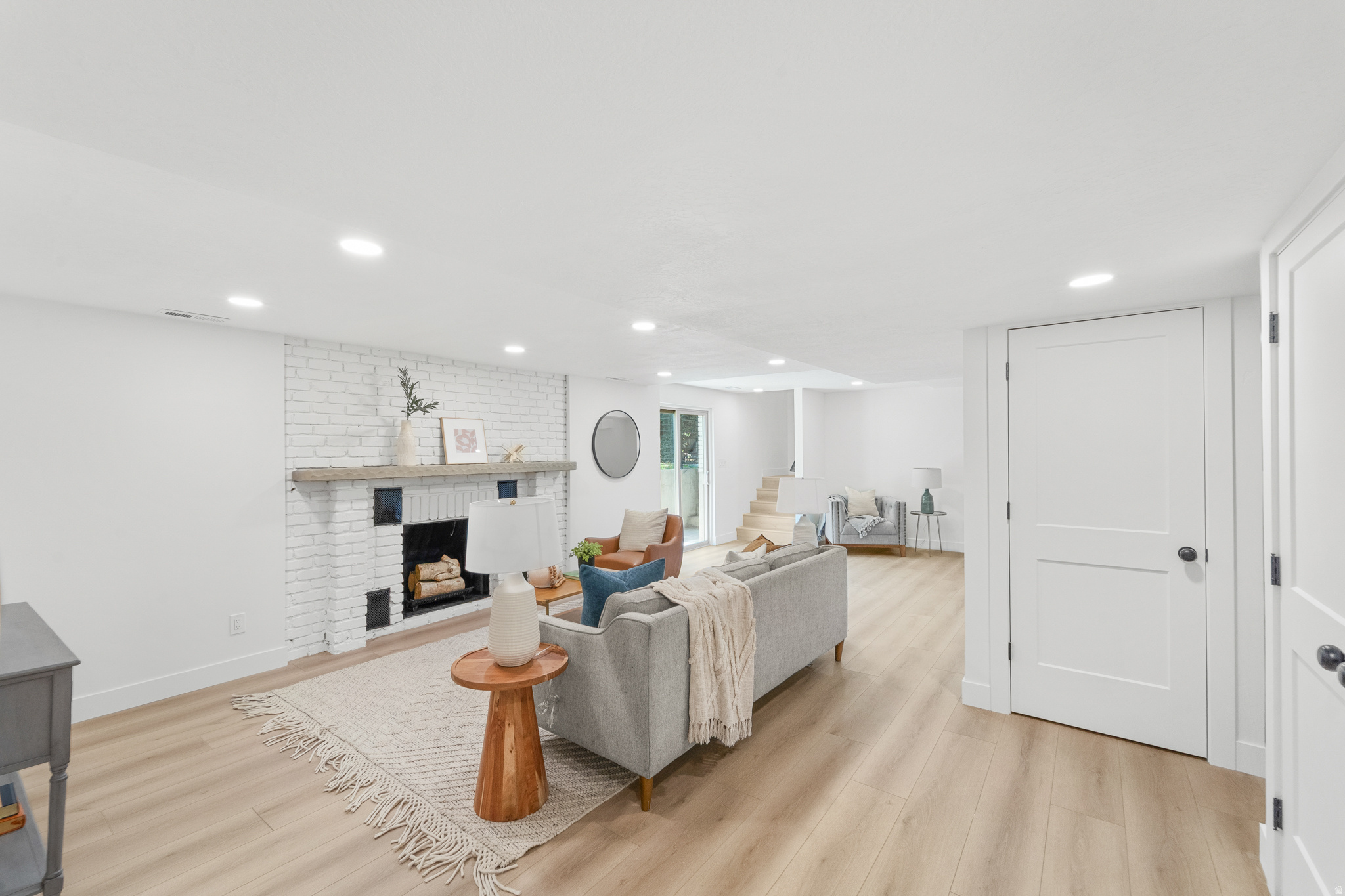 LINDEN CIRCLE - Residential