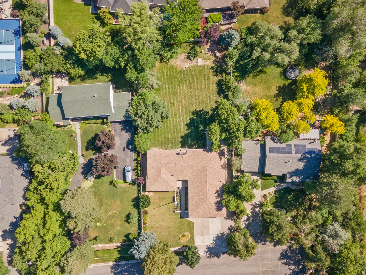 LINDEN CIRCLE - Residential