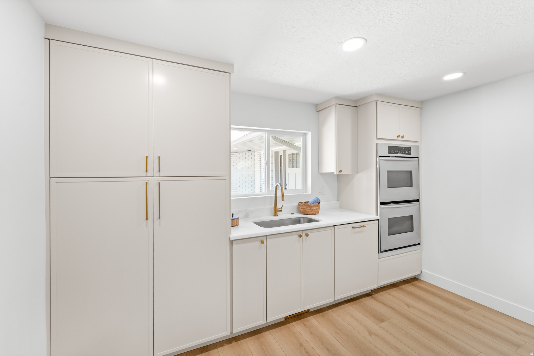 LINDEN CIRCLE - Residential