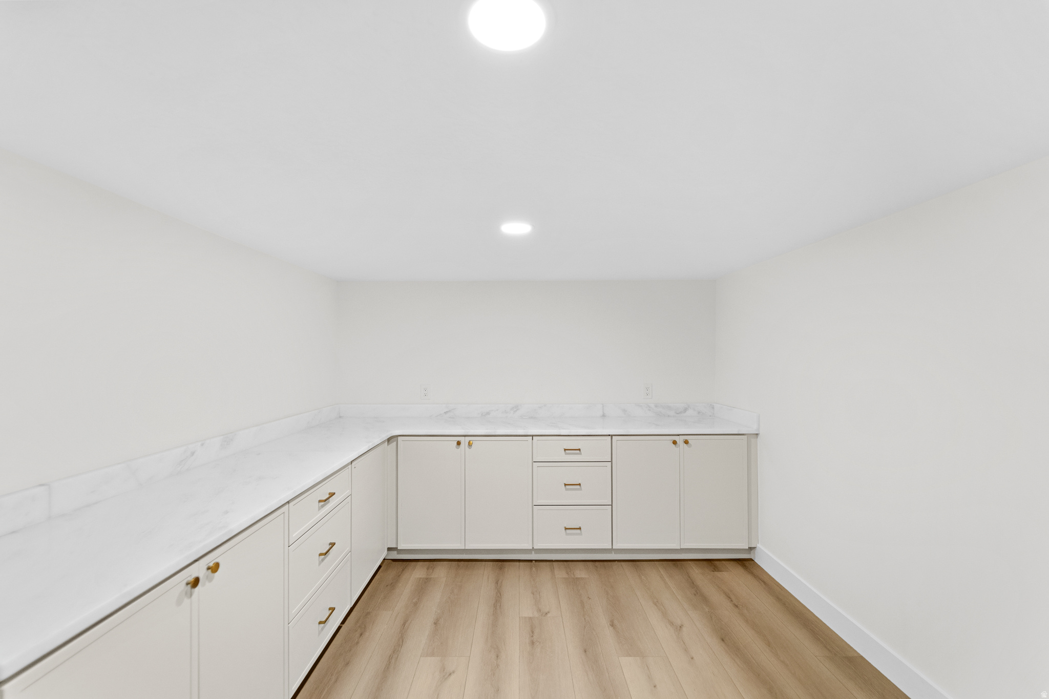 LINDEN CIRCLE - Residential